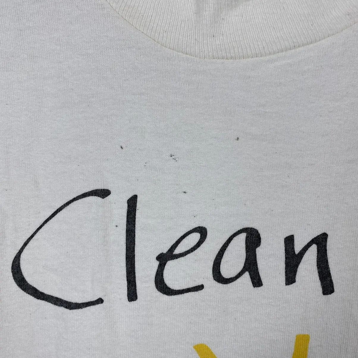 Vintage VINTAGE 90's CLEAN UP THE WORLD GRAPHIC TEE Size US XL / EU 56 / 4 - 4 Thumbnail