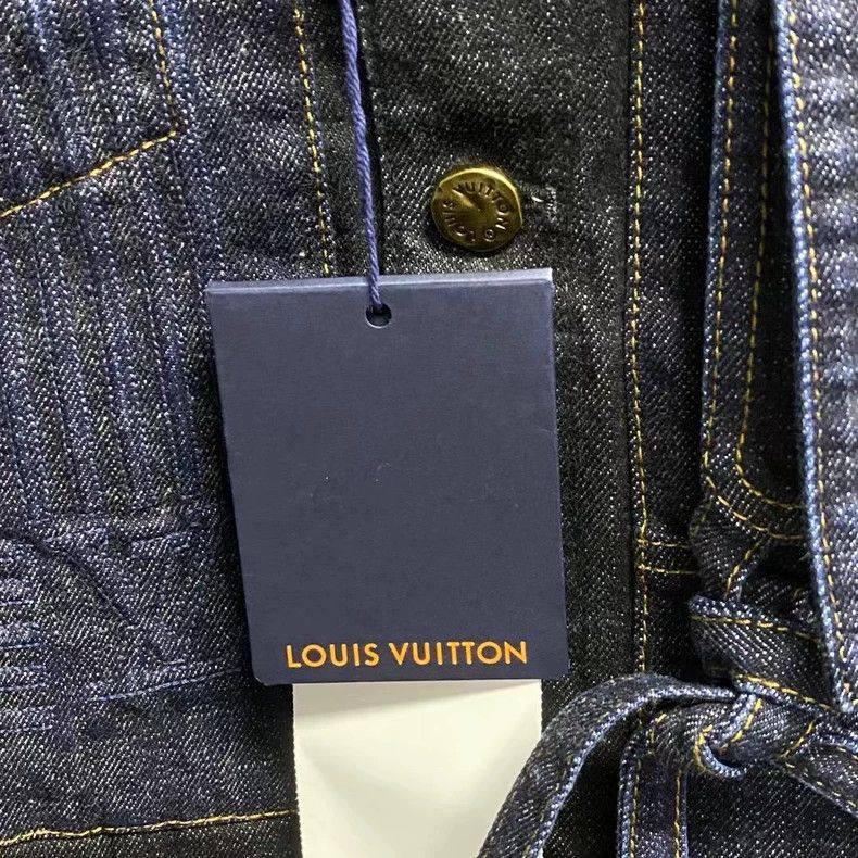 Louis Vuitton Louis Vuitton Blue bow-tie logo denim jacket Size US S / EU 44-46 / 1 - 3 Thumbnail