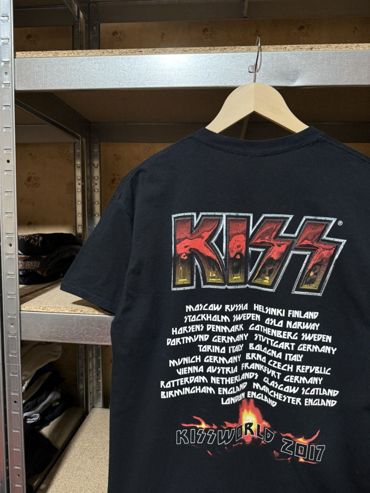 Band Tees × Vintage Vintage Kiss World Tour 2017 Rock Band Retro T-Shirt Y2K Size US L / EU 52-54 / 3 - 4 Thumbnail