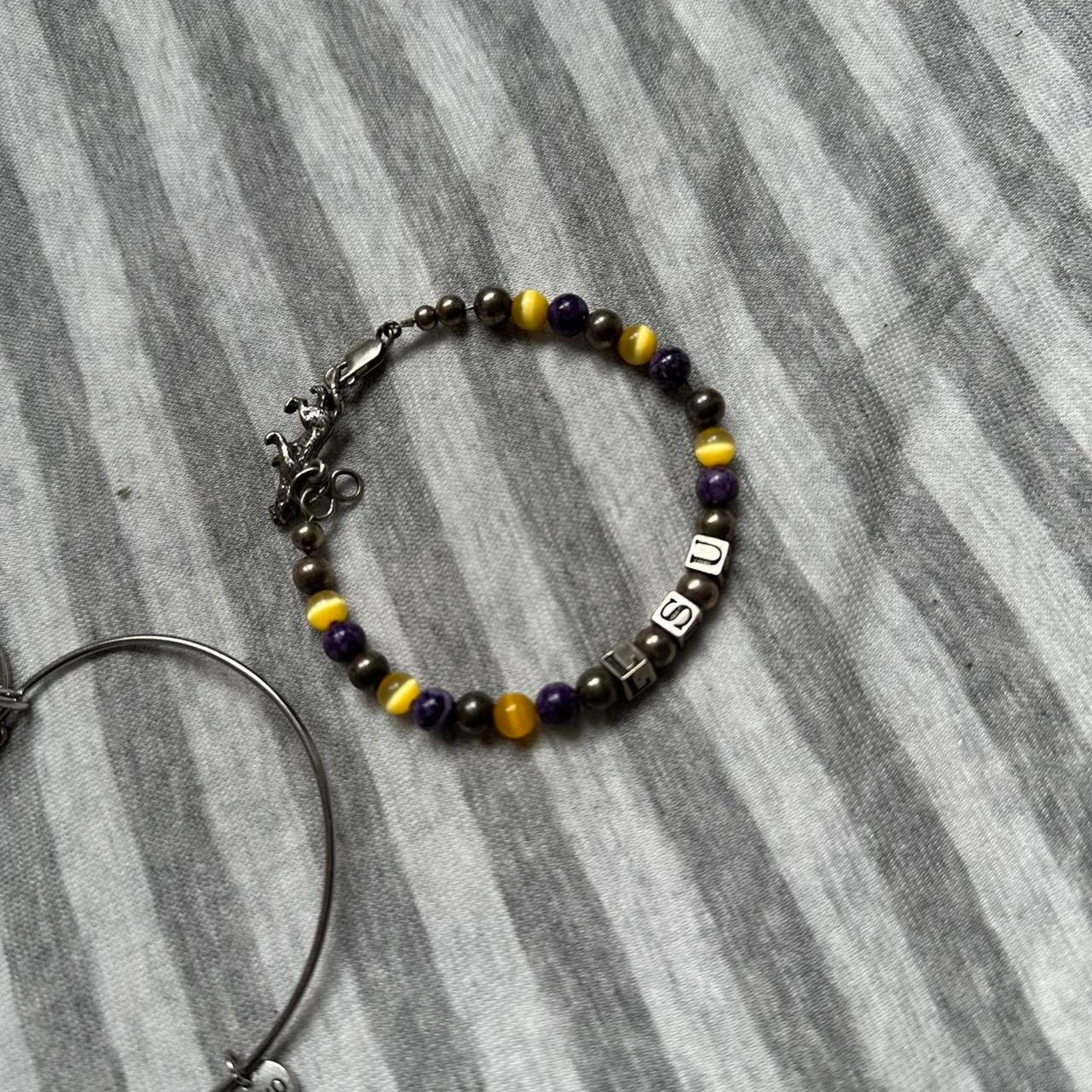 Jewelry × Vintage Super cute vintage 00s lsu bracelet Size ONE SIZE - 6 Thumbnail