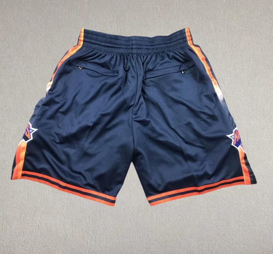NBA Vintage New York Knicks Short S Size US 30 / EU 46 - 2 Thumbnail