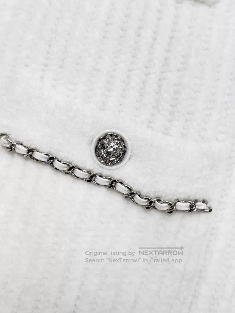 Chanel Chanel Chain four-pocket corduroy cardigan jacket Size XS / US 0-2 / IT 36-38 - 4 Thumbnail