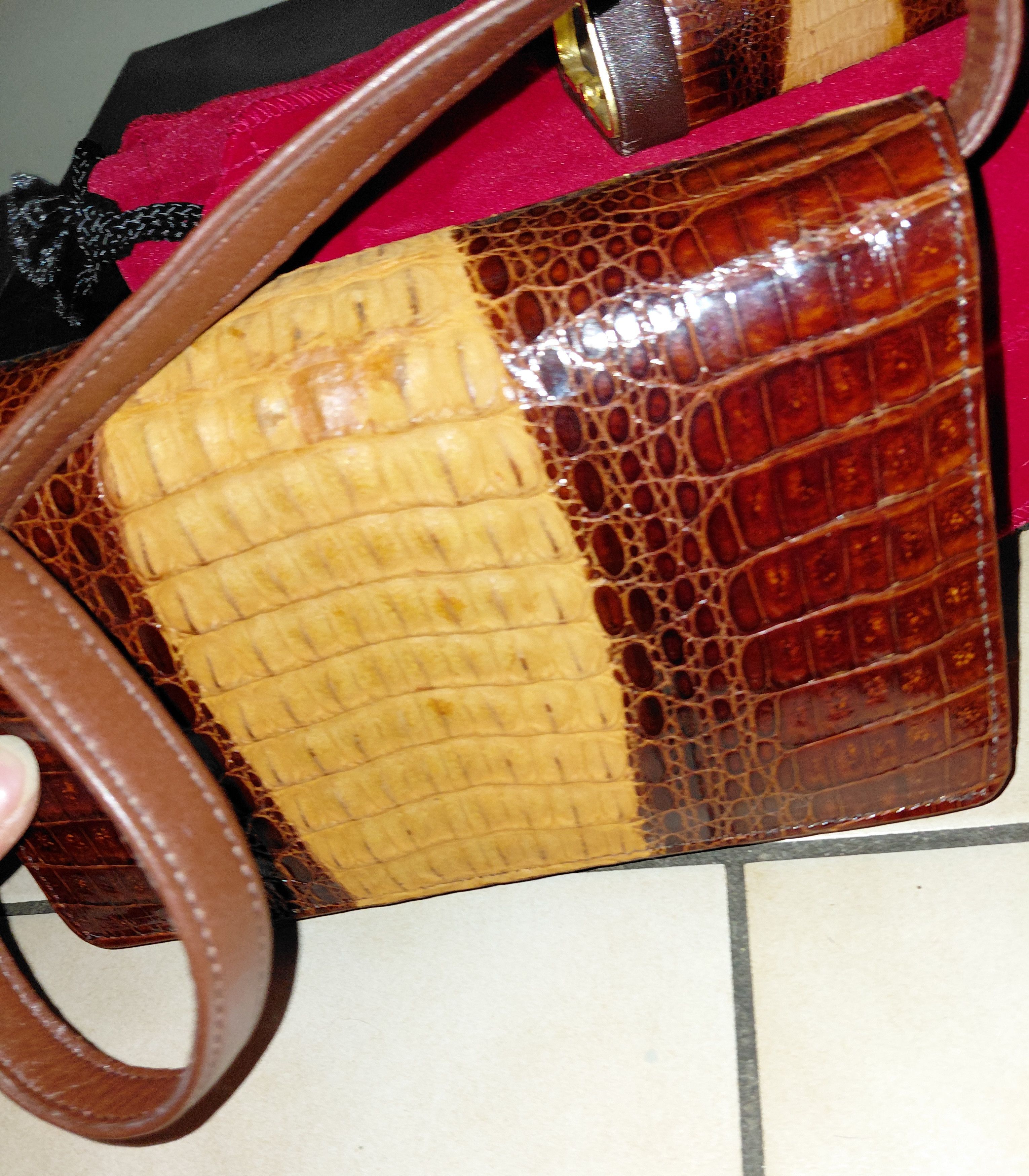Diamond Leather Collection Real crocodile leather purse, with wallet and shoes Size ONE SIZE - 6 Thumbnail