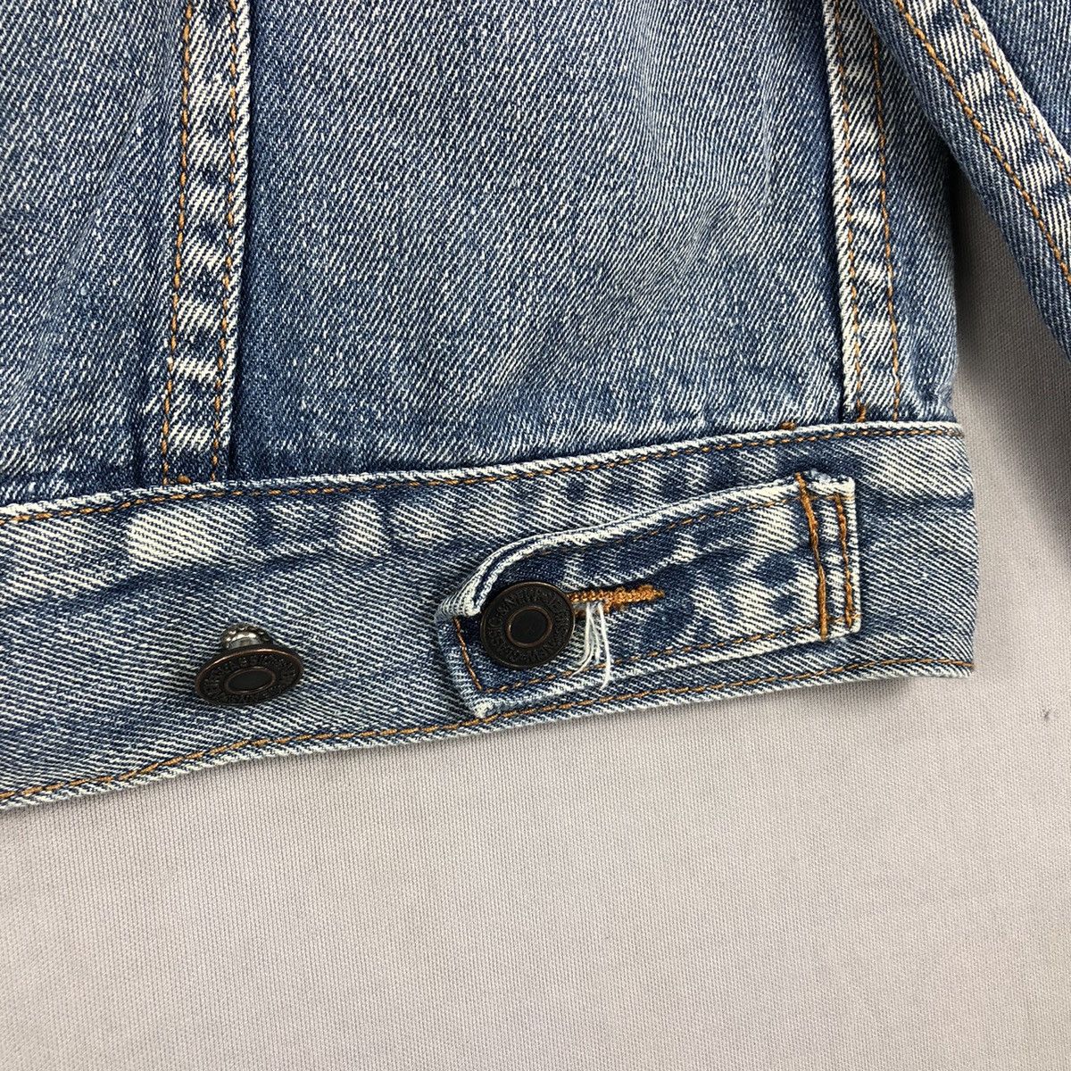 Japanese Brand Vintage Trucker Jacket Light Blue Denim by One Way Size US L / EU 52-54 / 3 - 11 Thumbnail
