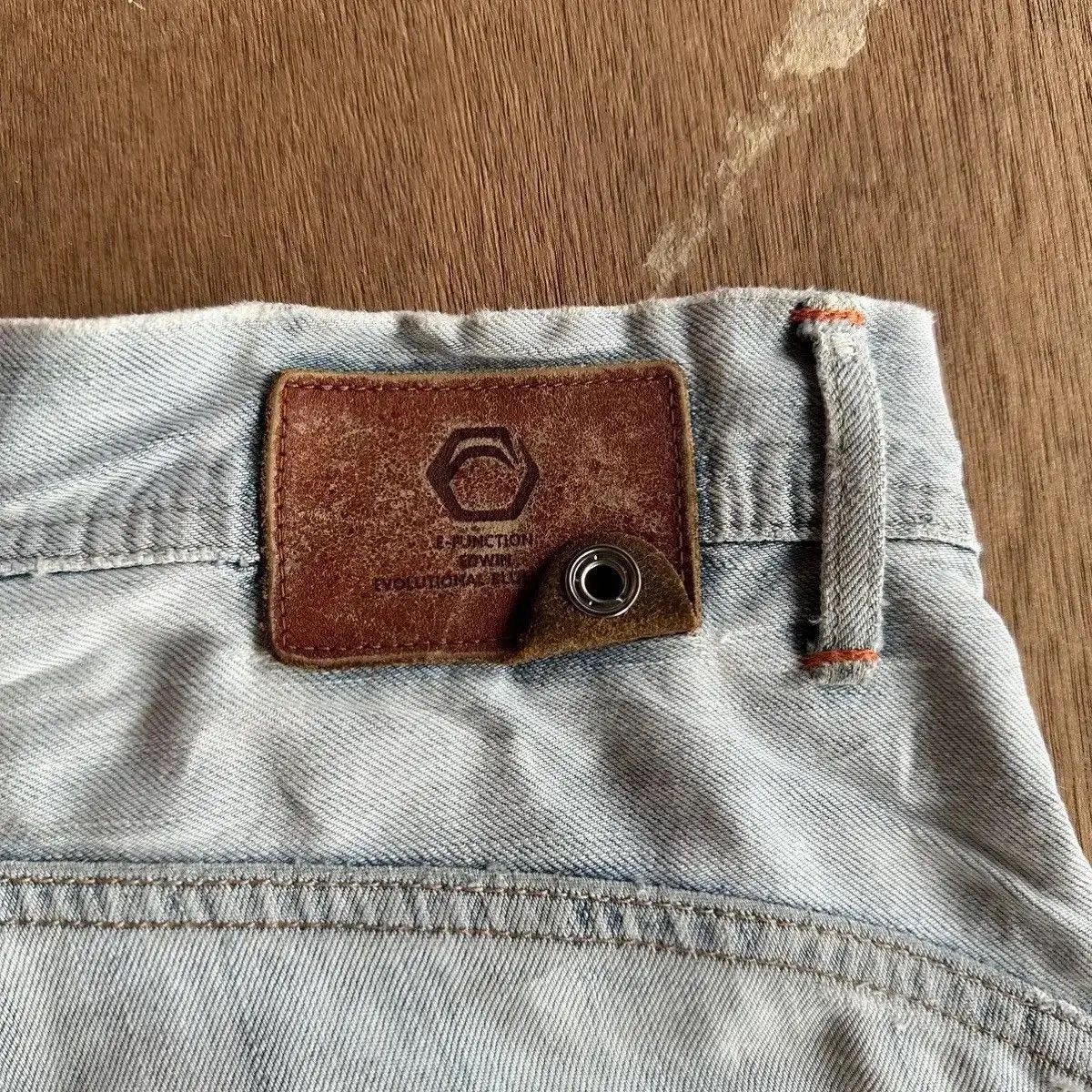 Vintage DISTRESSED DENIM VTG EDWIN JAPAN TWIST LEG LIGHTWASH BAGGY Size US 33 - 15 Thumbnail