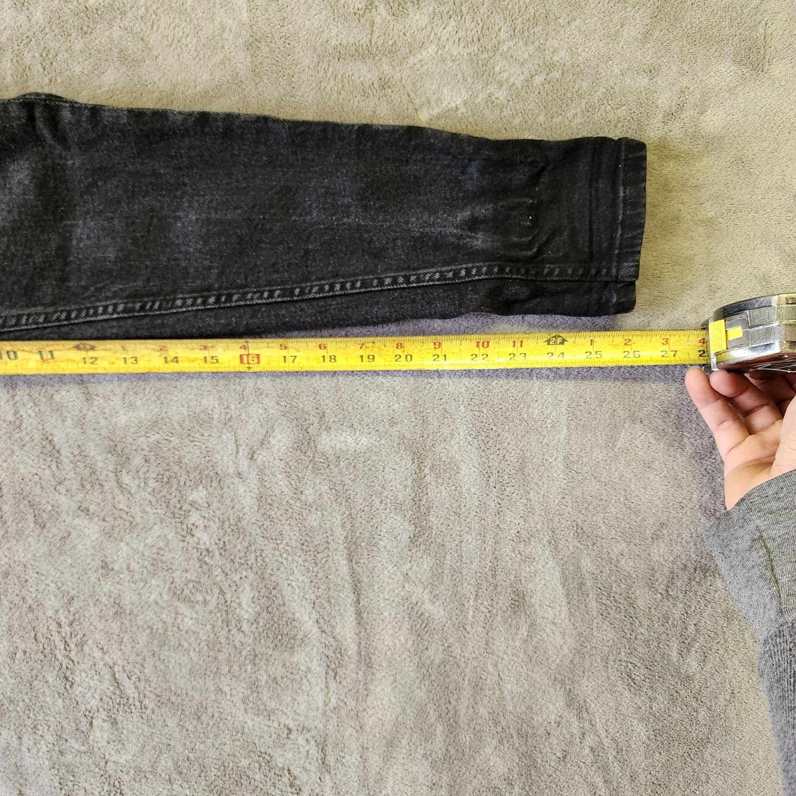 Zara Zara Women size 8 Black Faded Wash Tapered Jeans 28x26 Size 30" / US 8 / IT 44 - 9 Thumbnail