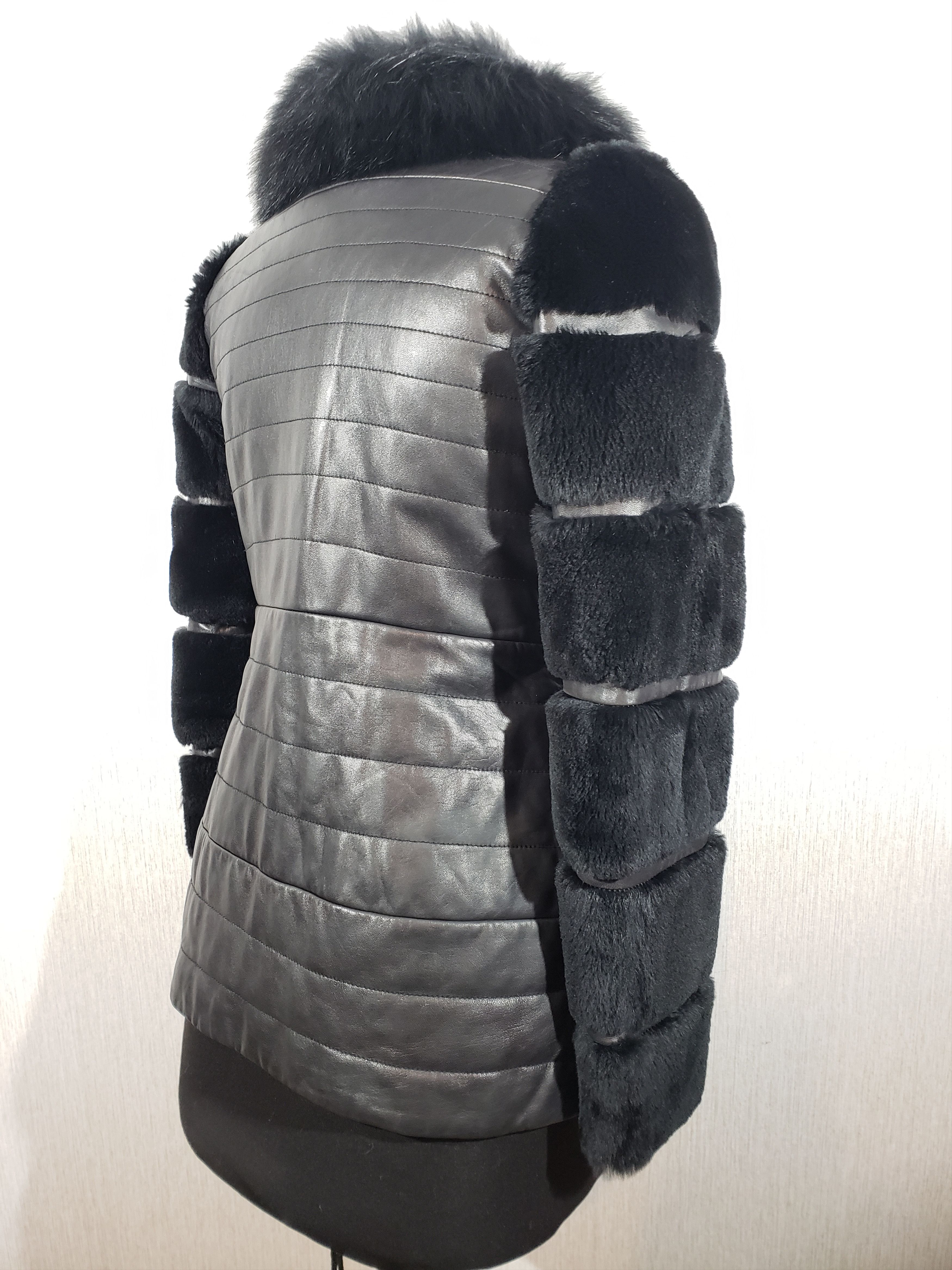 Other Black women's leather jacket with fur sleeves. Size M / US 6-8 / IT 42-44 - 5 Thumbnail