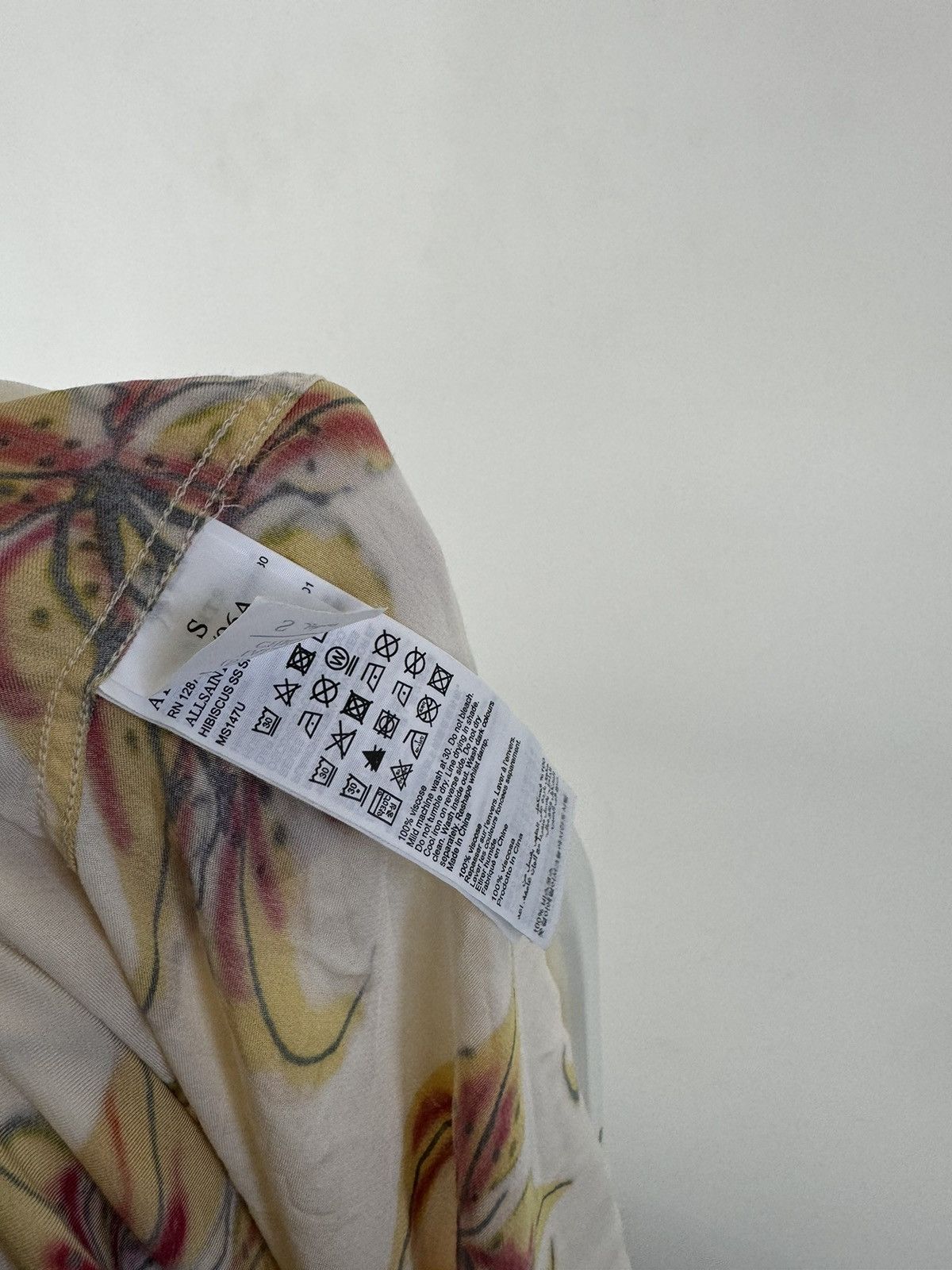Allsaints All Saints Hibiscus SS Shirt Size US S / EU 44-46 / 1 - 4 Thumbnail