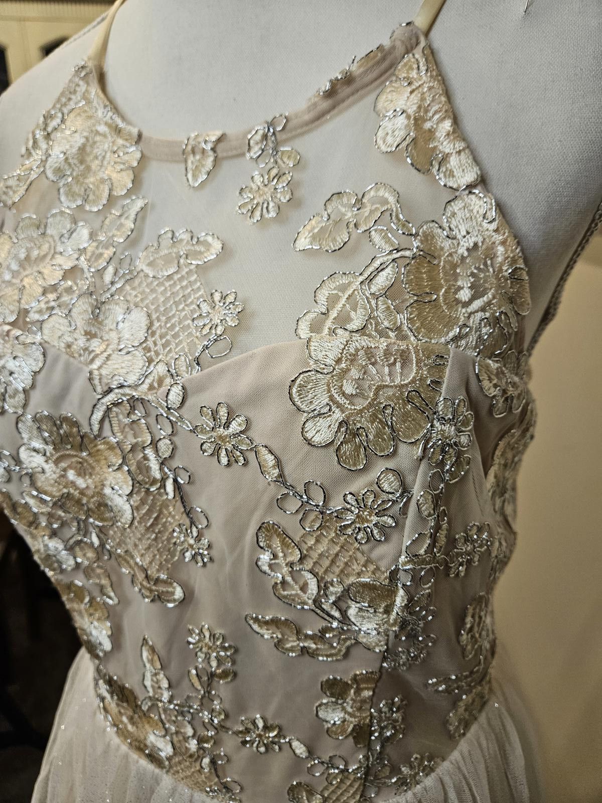 Designer Elegant Embroidered Evening Gown with Glitter Skirt Size L / US 10 / IT 46 - 12 Thumbnail