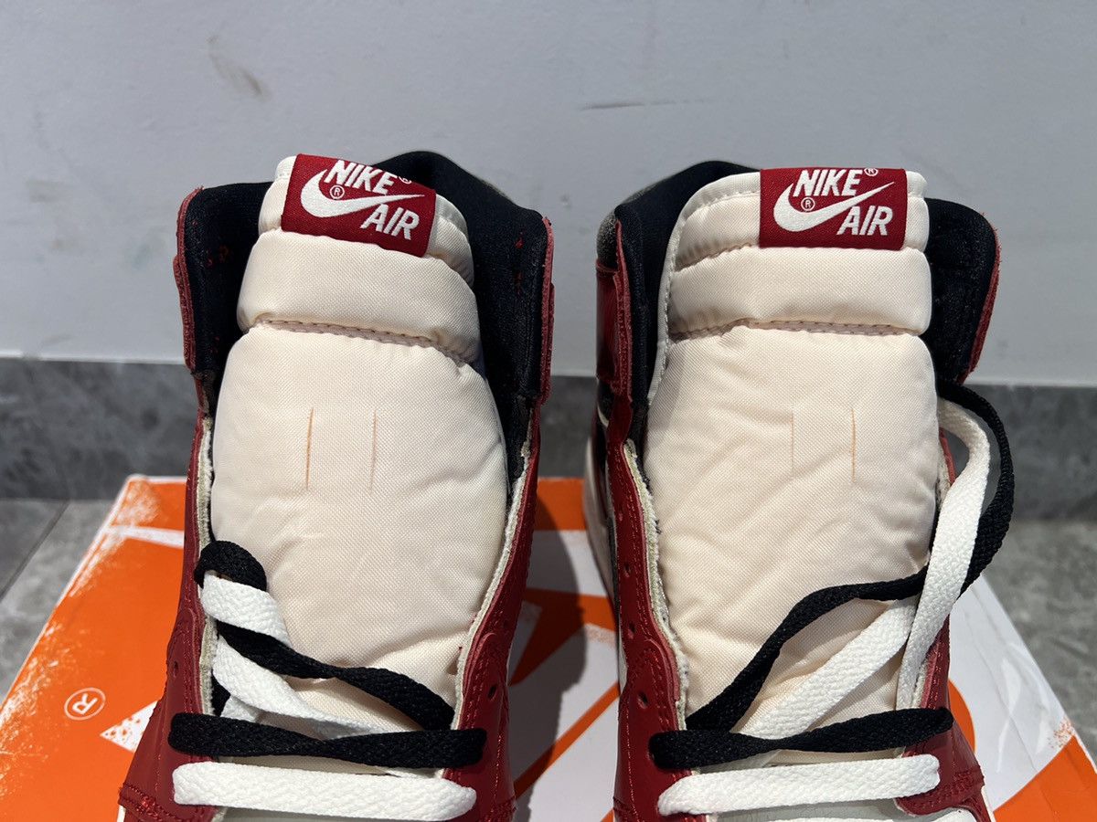 Jordan Brand Air Jordan 1 Retro High OG Chicago Lost and Found Size US 9.5 / EU 42-43 - 4 Thumbnail
