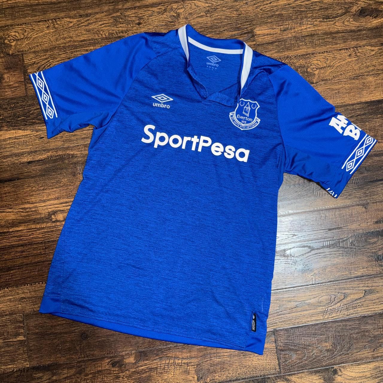 Umbro Everton Blue Home Kit 2018 Umbro SportPesa Angry Birds Vgc Size US L / EU 52-54 / 3 - 1 Thumbnail