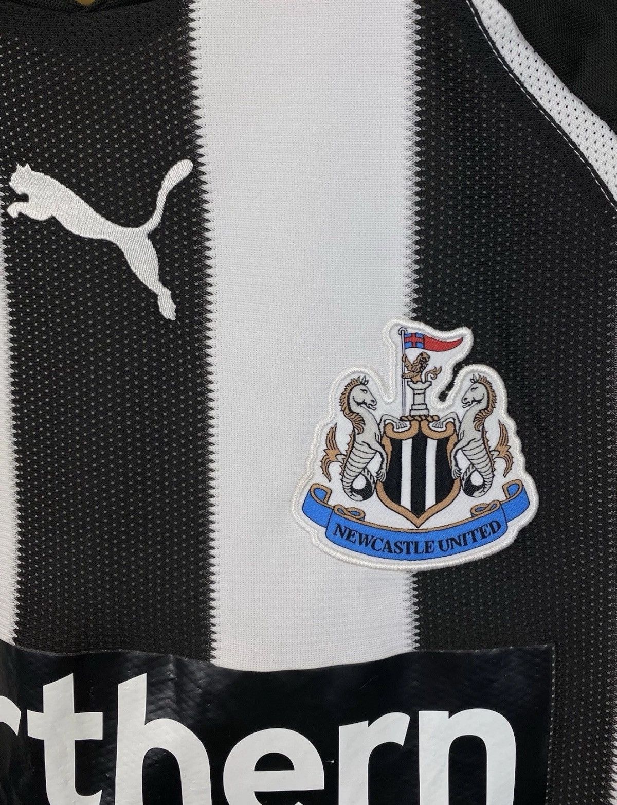 Chelsea Soccer Puma Newcastle United Soccer Football Jersey Shirt Striped Size US S / EU 44-46 / 1 - 4 Thumbnail