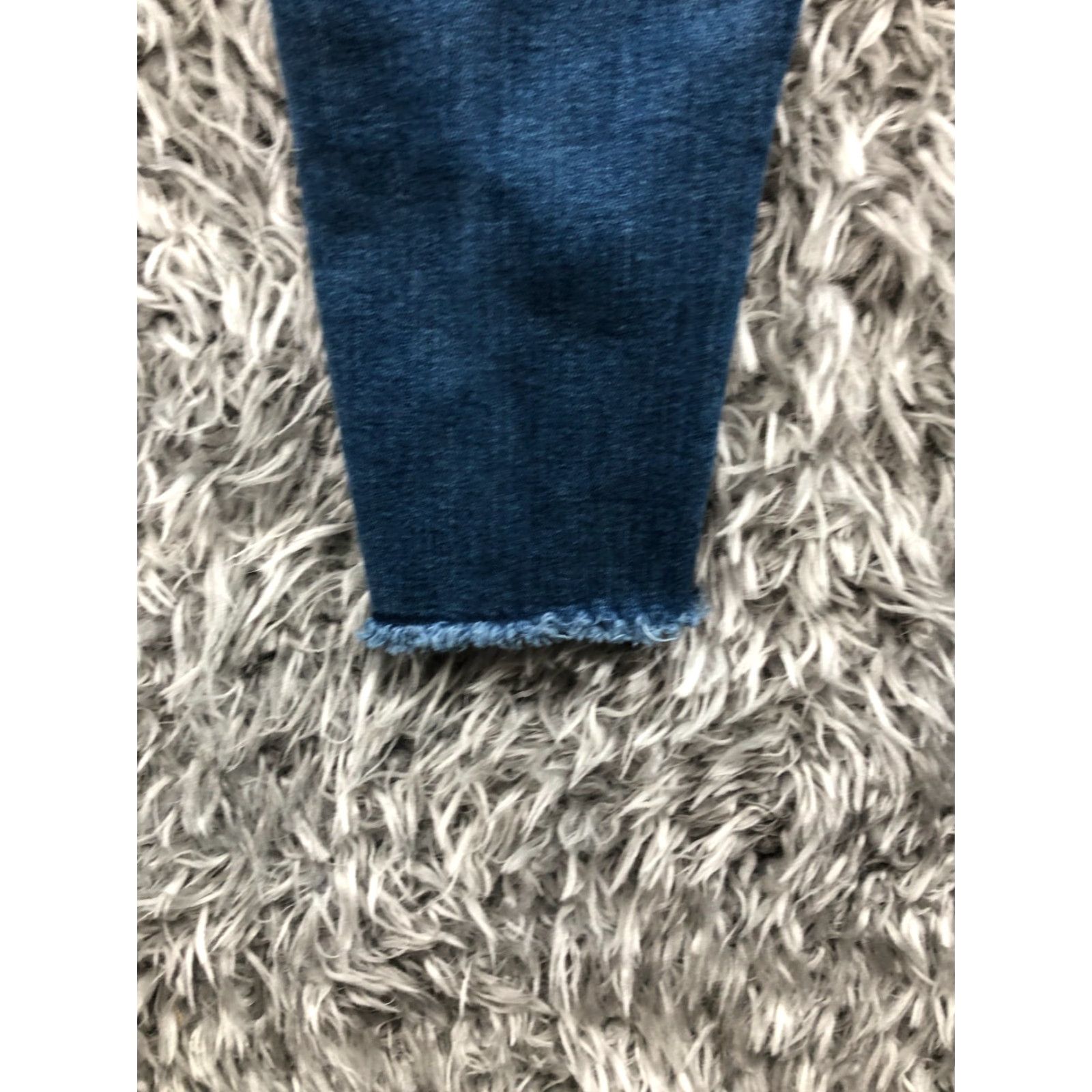 Old Navy Old Navy Rockstar Skinny Jeans Size 4 Womens Medium Wash Blue Raw Hem Jeans Regular 27in Inseam 5-Pocket Denim Cotton Zip Button Logo Size 27" / US 4 / IT 40 - 7 Thumbnail