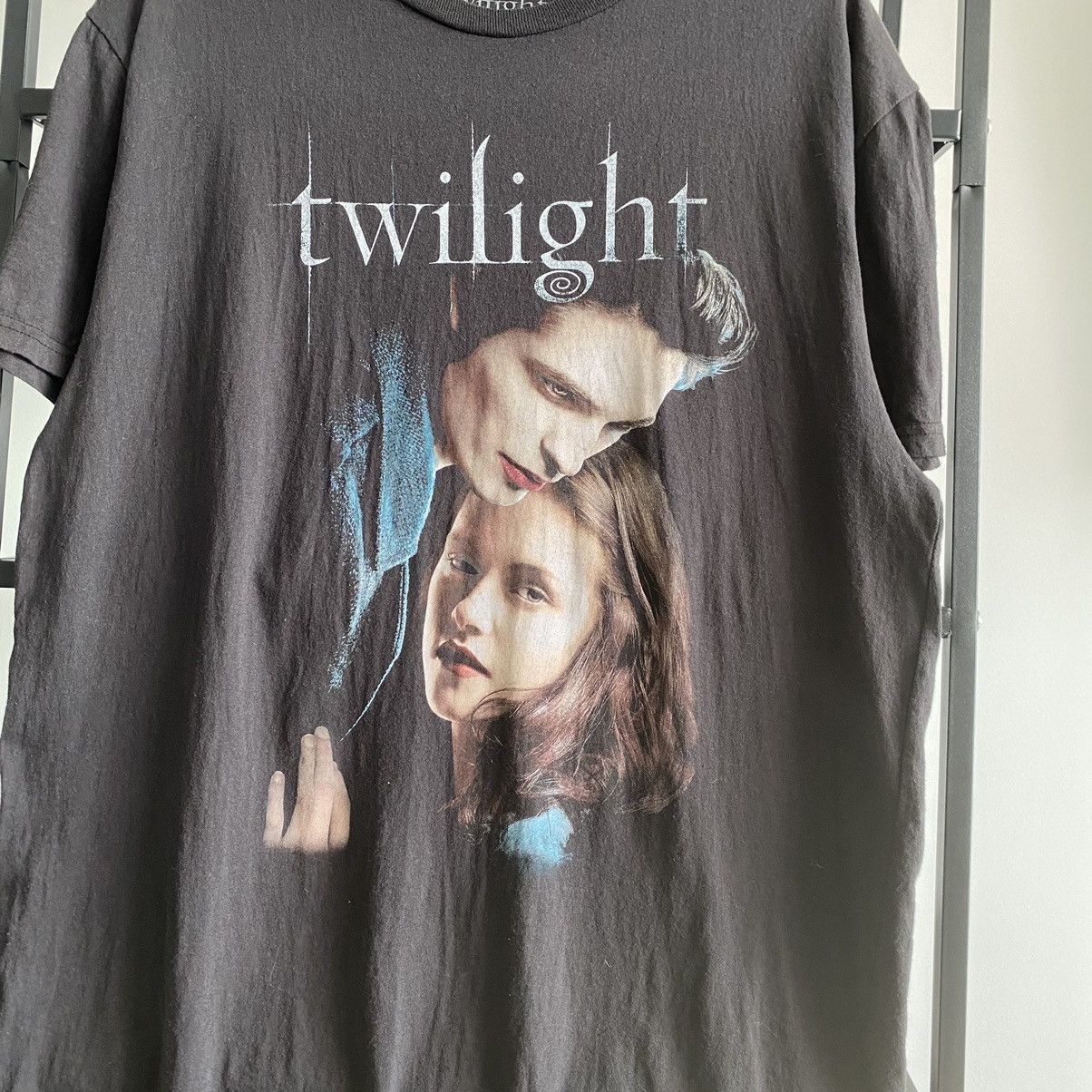 Vintage Faded Twilight Edward Cullen And Bella Swan ERD GRUNGE TEE Size US XXL / EU 58 / 5 - 2 Thumbnail
