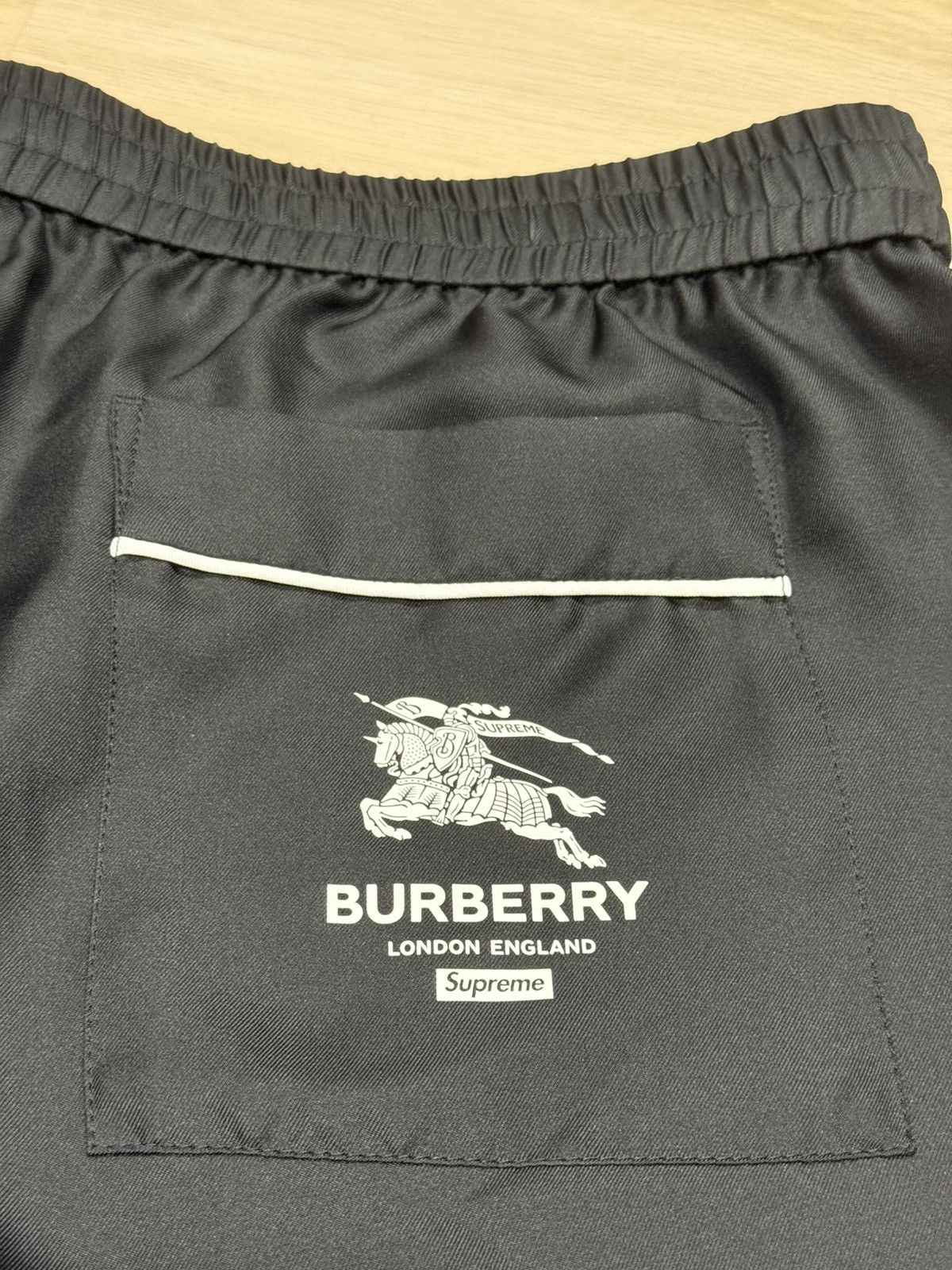 Burberry × Supreme Supreme Burberry Silk Shorts (1 of 8) Size US 34 / EU 50 - 3 Thumbnail