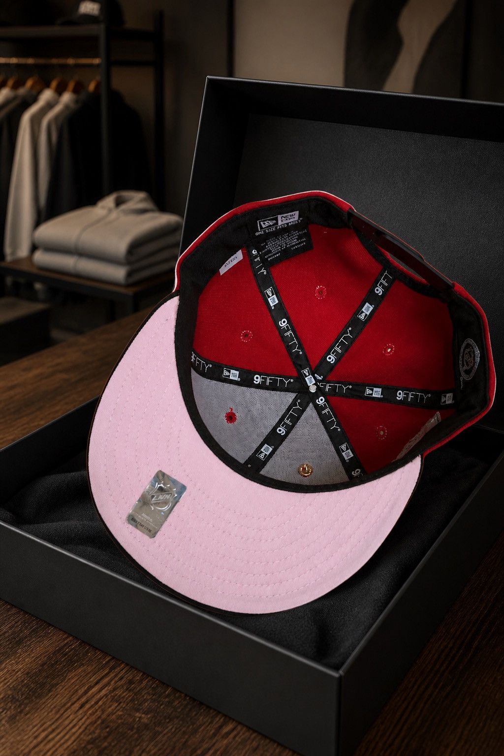 New Era Exclusive Anaheim Ducks NHL Red 9fifty Snapback Size ONE SIZE - 5 Thumbnail