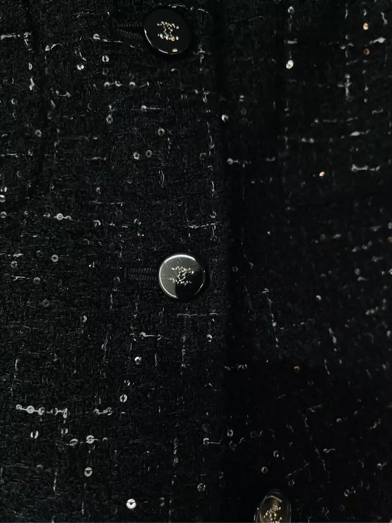 Chanel Chanel 24k black fine shiny piece tweed heavy industry vest Size XXS / US 00 / IT 34 - 4 Thumbnail