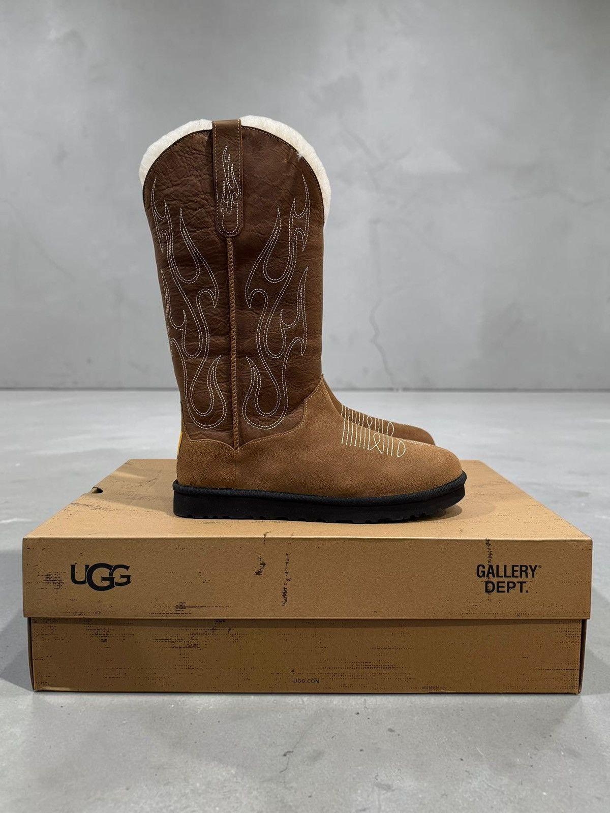 Gallery Dept. × Ugg Gallery Dept UGG stitched boot size 10 Size US 10 / EU 43 - 2 Thumbnail