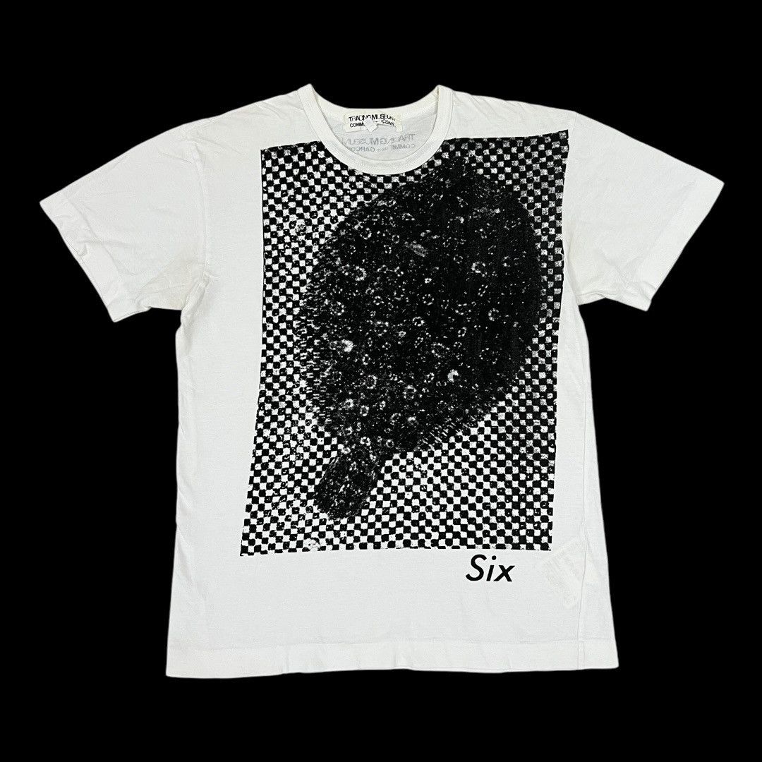 COMME des GARÇONS TRADING MUSEUM Tシャツ L 81 TRADING MUSEUM COMME des GARÇONSSix T-Shirt | Silver Magazine