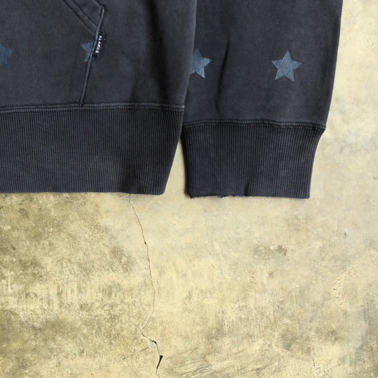 Japanese Brand Vintage Trashed Xlarge Stars Logo Ziphoodie Y2k Black Size US XL / EU 56 / 4 - 9 Thumbnail