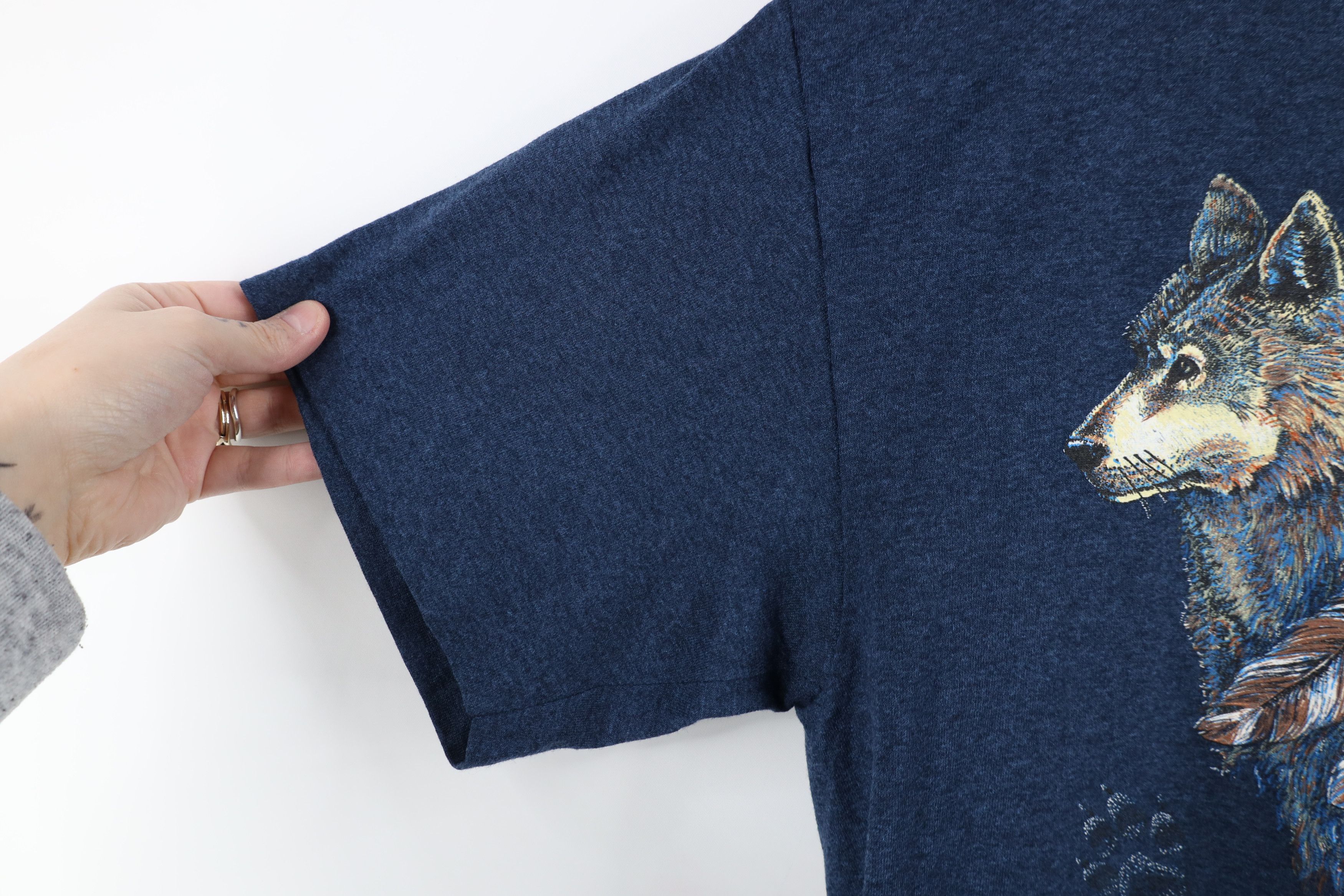 Vintage Vintage 90s Streetwear Brothers Wolf Nature T-Shirt USA Size US L / EU 52-54 / 3 - 6 Thumbnail