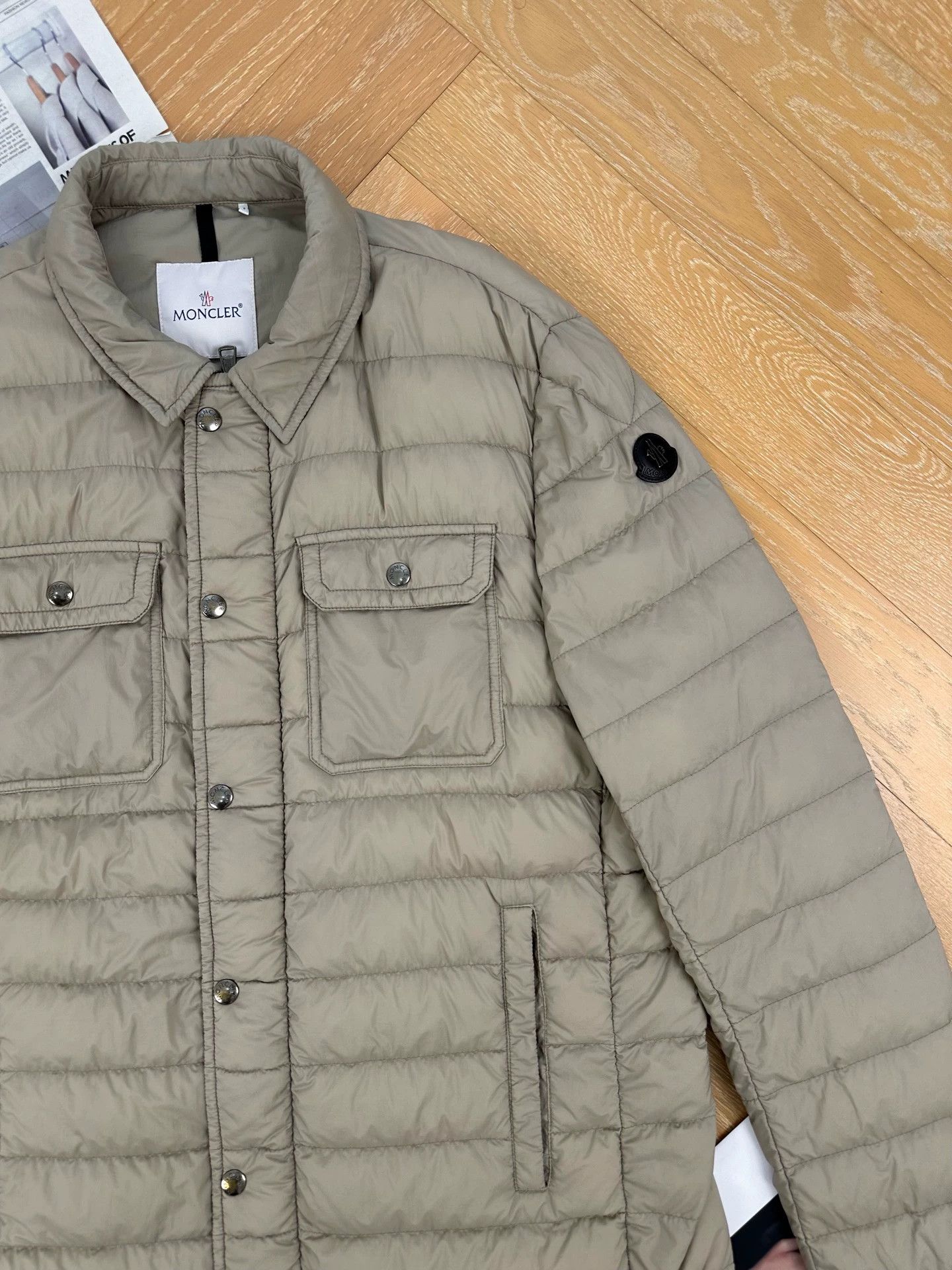 Moncler Moncler Men's Lapel Button Puffer Jacket Olive Green Size US XL / EU 56 / 4 - 5 Thumbnail