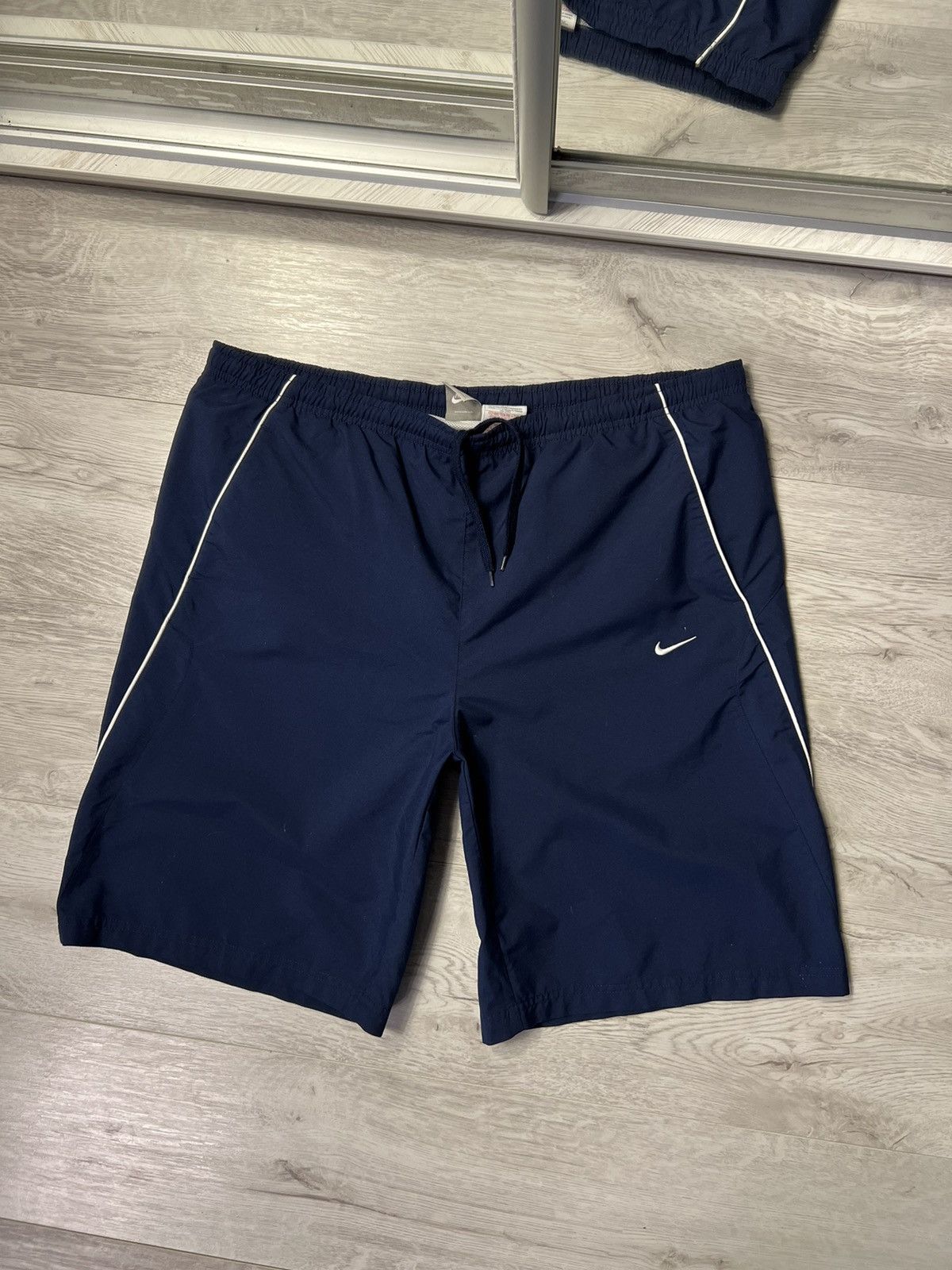 Nike × Vintage Vintage Nike Track Shorts Embroidered Swoosh Logo Size US 36 / EU 52 - 1 Thumbnail