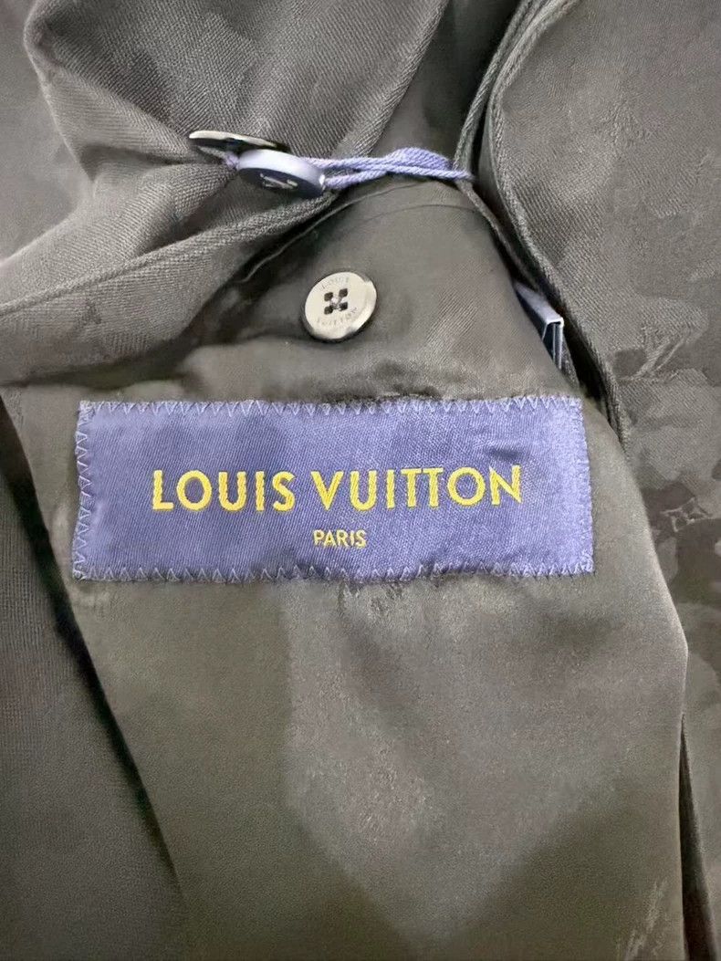 Louis Vuitton Louis Vuitton Dark and presbyopic embroidered logo jacket Size US L / EU 52-54 / 3 - 5 Thumbnail