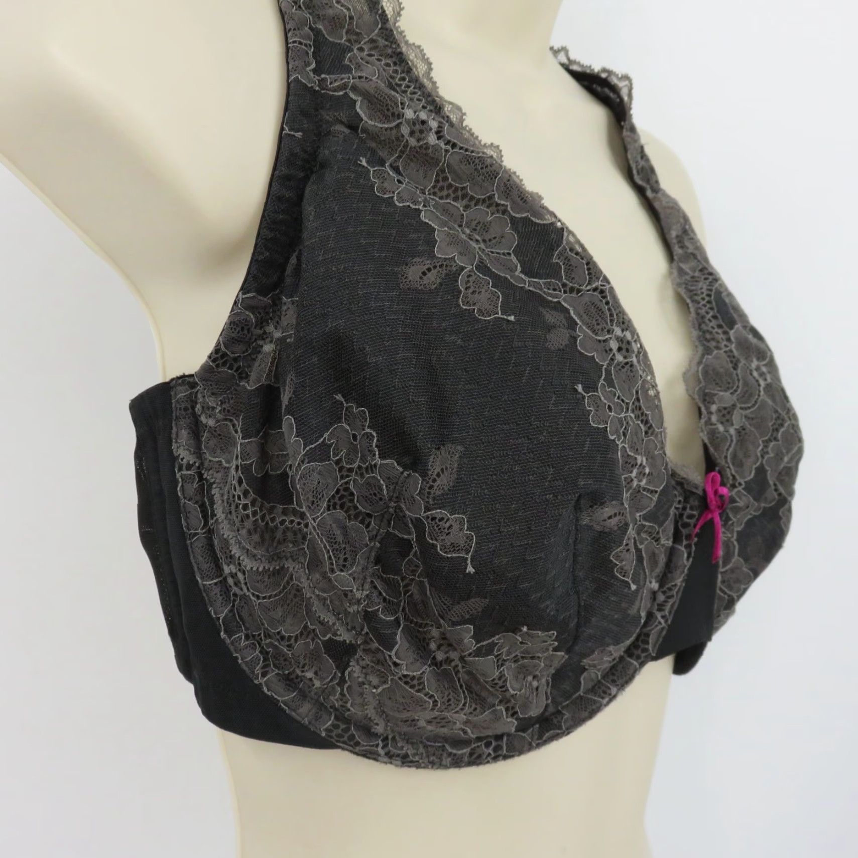 Vintage **Cacique 44D Underwired Lightly Lined Full Coverage Bra Black** User: **Cacique 44D Lightly Lined Full Coverage Bra Black** Size ONE SIZE - 2 Thumbnail