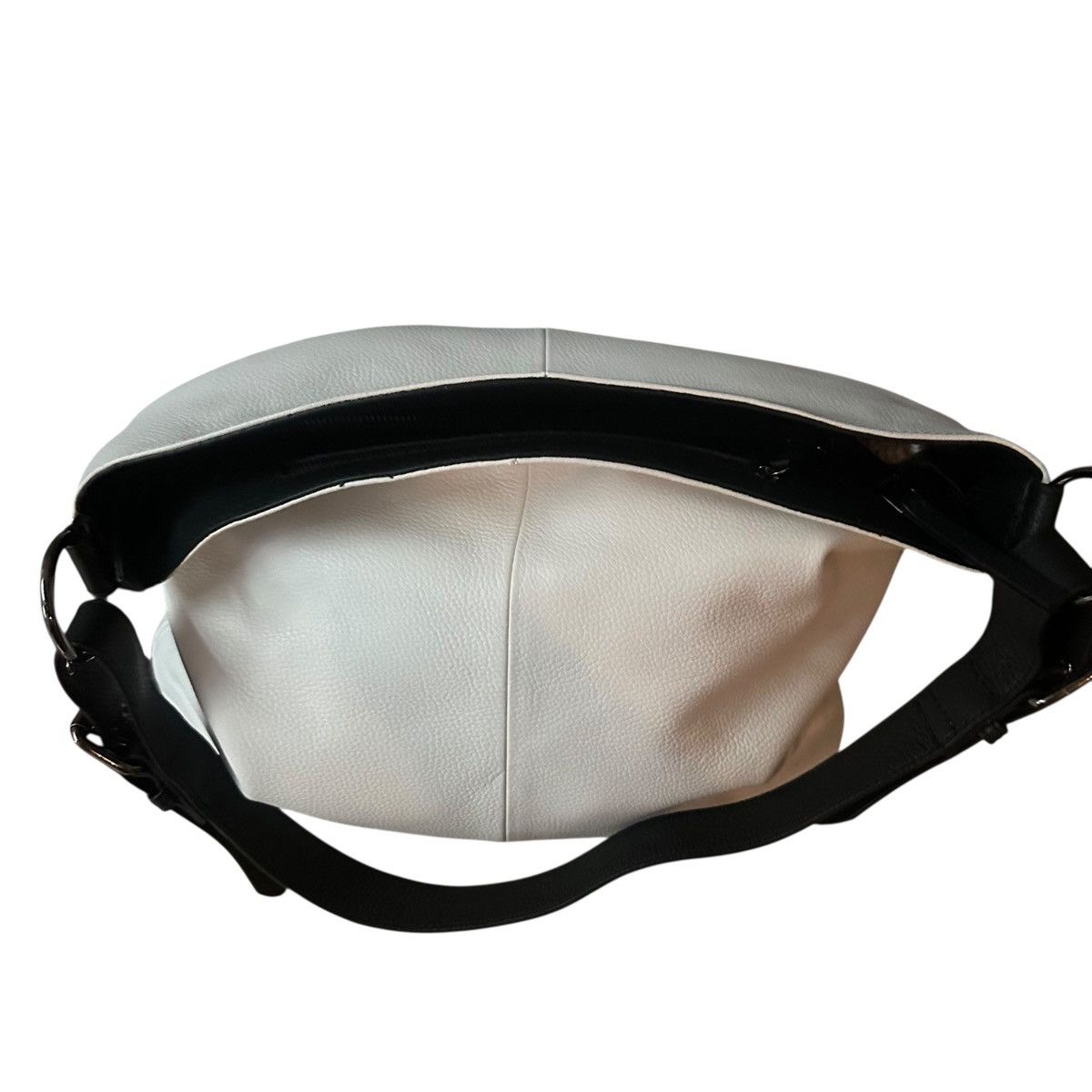 Other Tahari Chelsea white and black large leather bucket bag Size ONE SIZE - 8 Thumbnail