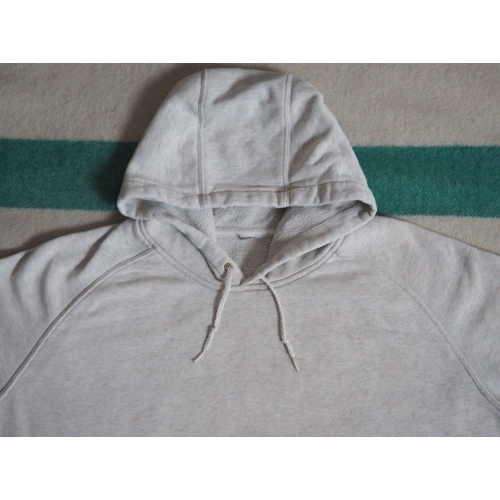Carhartt VINTAGE Carhartt Hoodie XL Gray 90s Pullover Distressed Faded Size US XL / EU 56 / 4 - 3 Thumbnail
