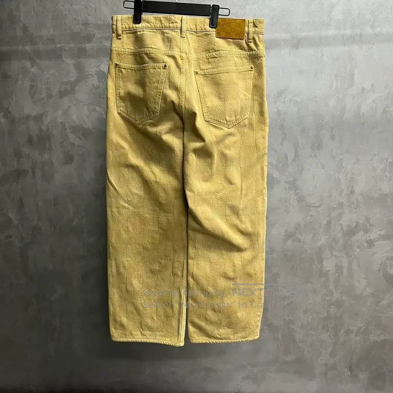 Louis Vuitton Louis Vuitton Beige Solid Logo Patch Button Mid Rise Strai Size US 31 - 6 Thumbnail