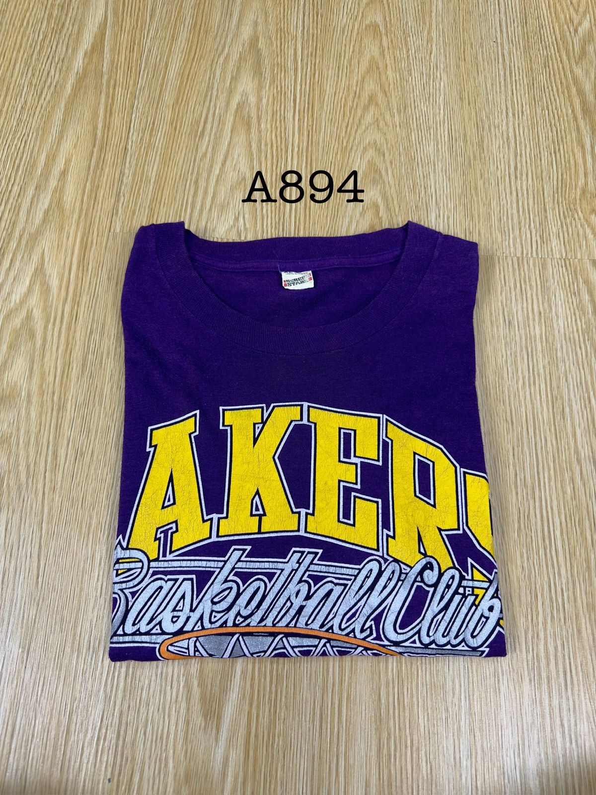 Vintage Vintage 80s NBA LA Lakers Screen Stars TShirt A894 Size US XL / EU 56 / 4 - 11 Thumbnail