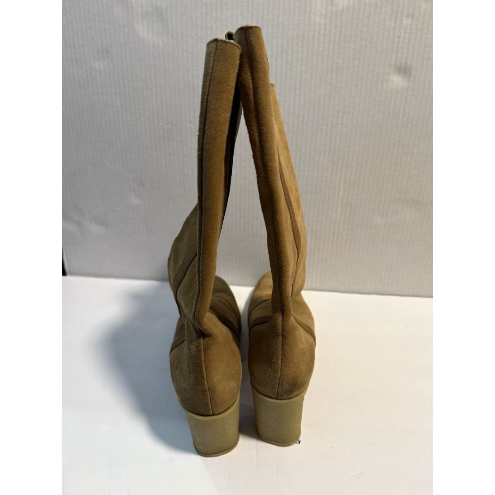 Vintage Robert Clergerie France Vintage Suede Boots Women's TAN Size 9 Size US 9 / IT 39 - 4 Thumbnail