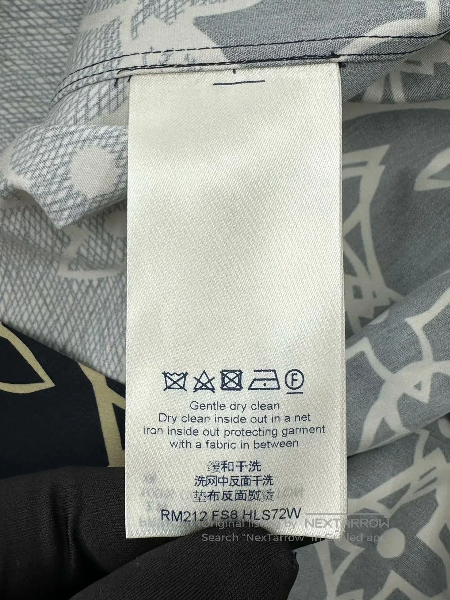 Louis Vuitton Louis Vuitton Contrast pyramid old logo print short sleeve Size US XL / EU 56 / 4 - 4 Thumbnail