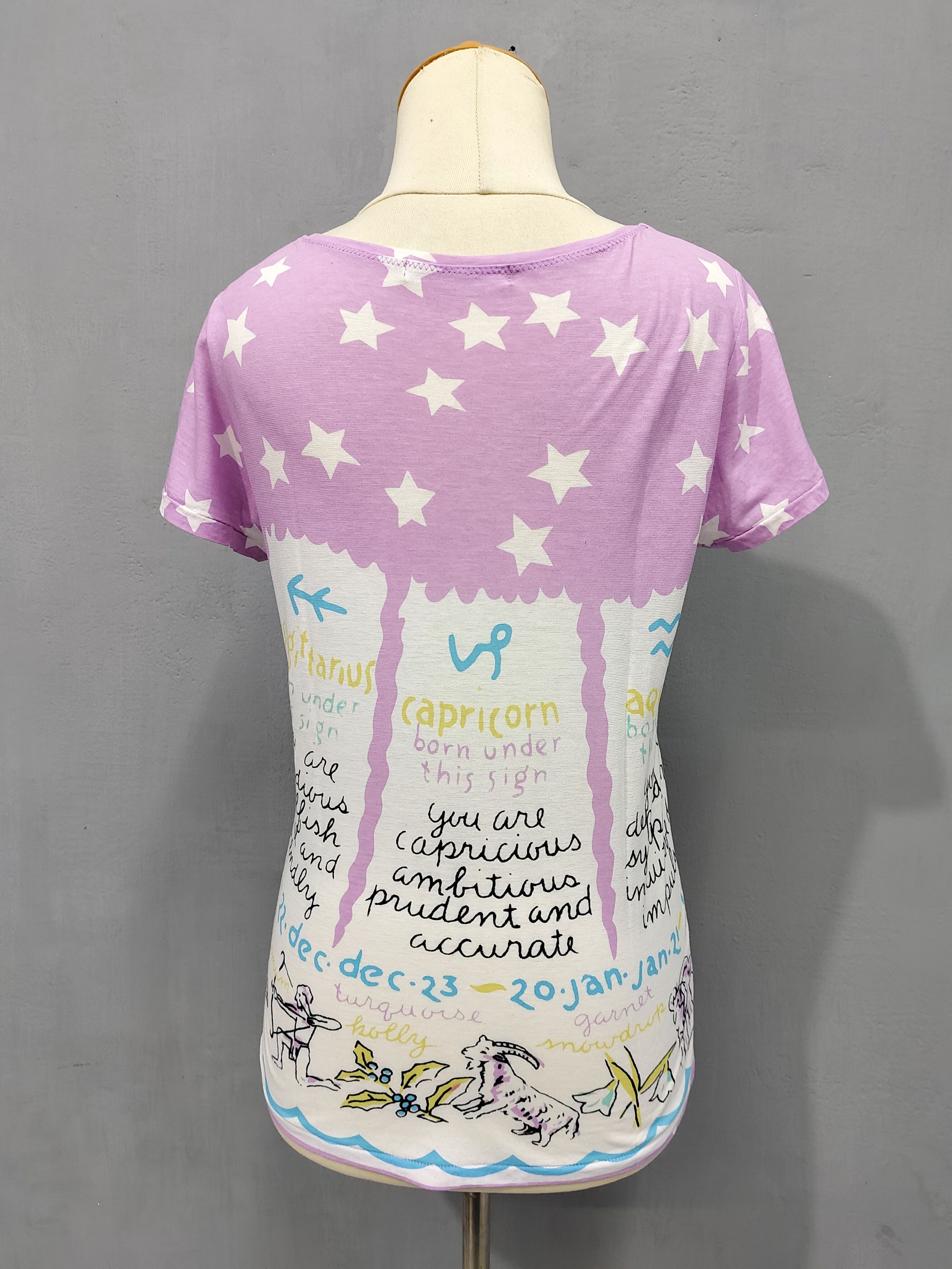 Tsumori Chisato DOPE🇯🇵Tsumori Chisato Zodiac Art Graphic Tshirt Size M / US 6-8 / IT 42-44 - 6 Thumbnail