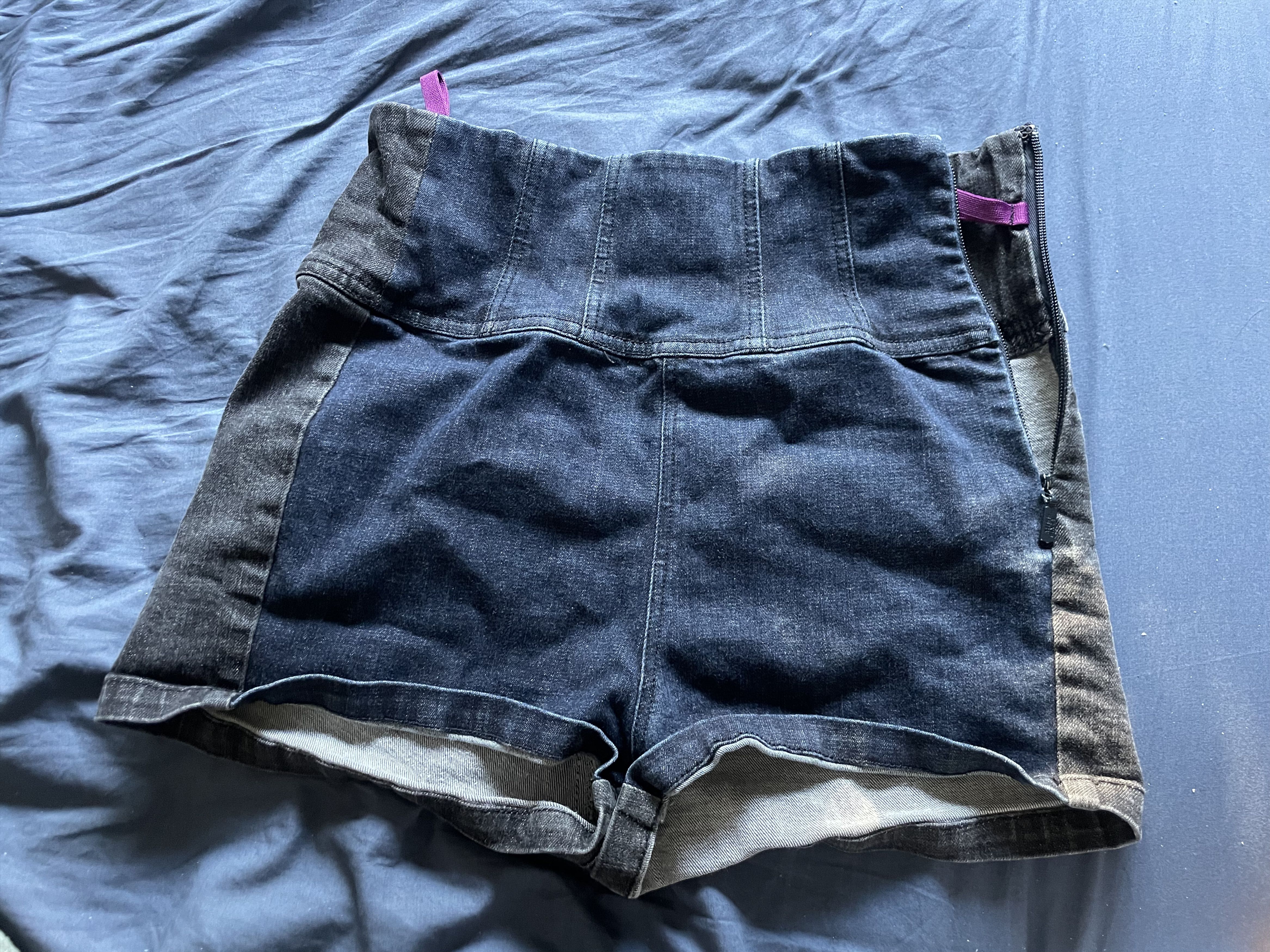 Miss Sixty Miss Sixty micro shorts Size 24" / US 00 / IT 34 - 1 Thumbnail