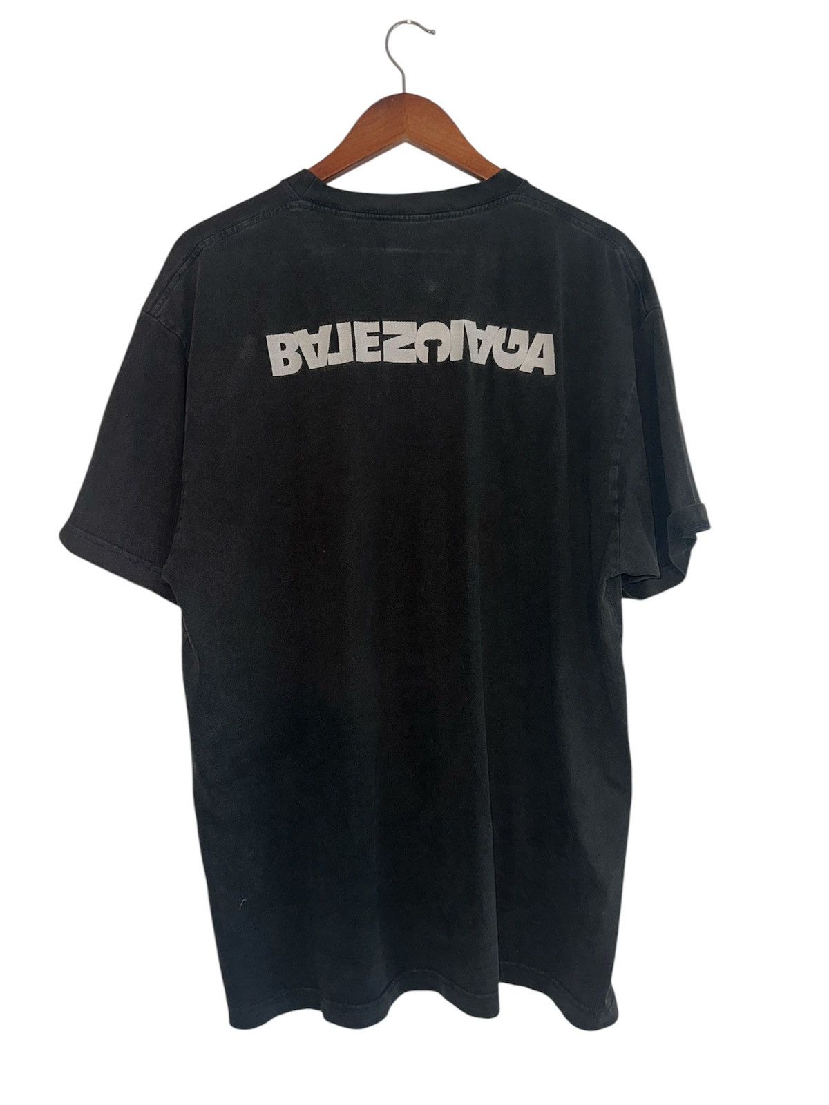 Balenciaga Balenciaga Turn Logo Short Sleeve Size US S / EU 44-46 / 1 - 1 Thumbnail