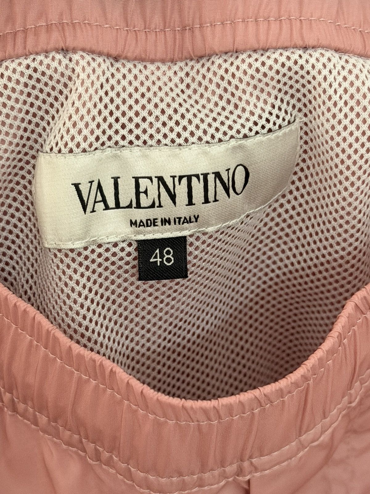 Valentino Valentino VLTN printed swim shorts in pink Size US 32 / EU 48 - 2 Thumbnail