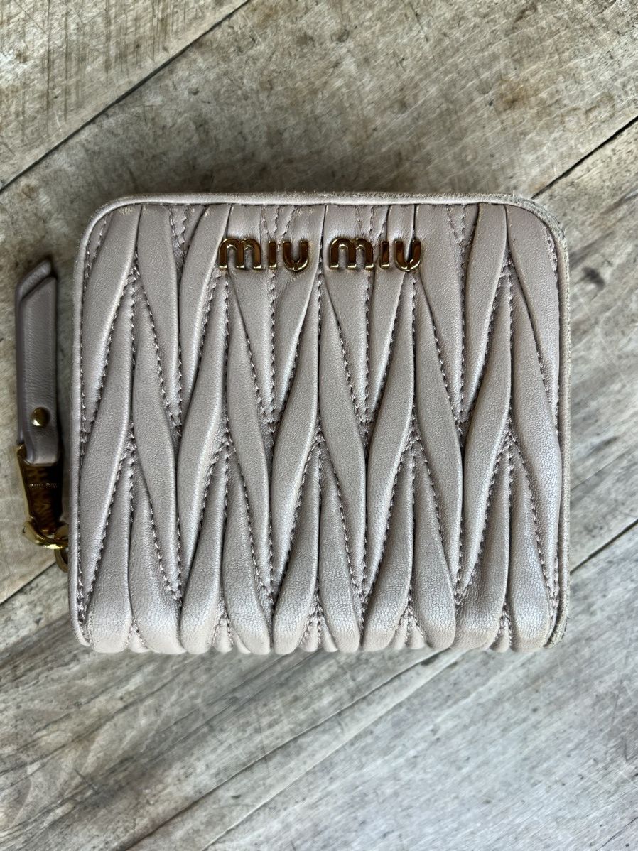 Miu Miu Miu miu lamb skin wallet Size M / US 6-8 / IT 42-44 - 2 Thumbnail