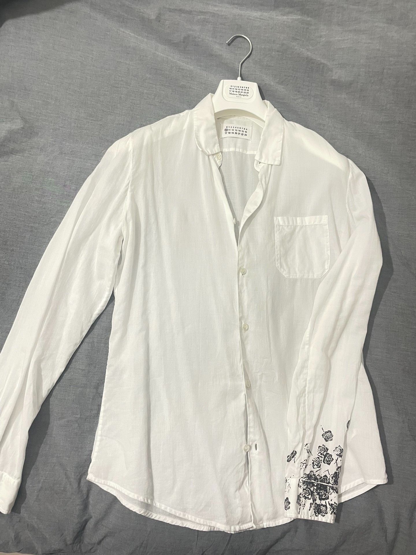 Maison Margiela Maison Margiela Rose-printed shirt 2501-Nextarrow Size L / US 10 / IT 46 - 1 Thumbnail