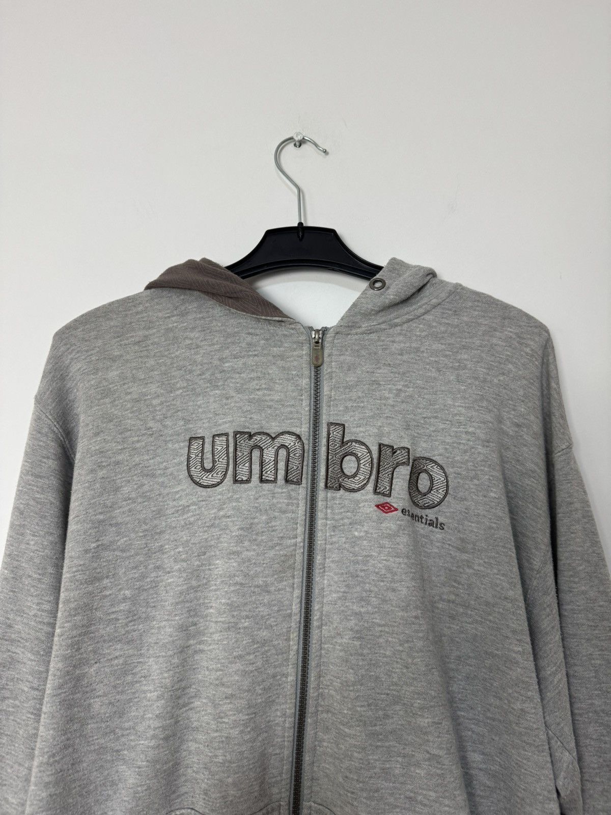 Umbro Vintage Y2K Umbro Essentials Zip Hoodie Football Streetwear Size US XL / EU 56 / 4 - 7 Thumbnail