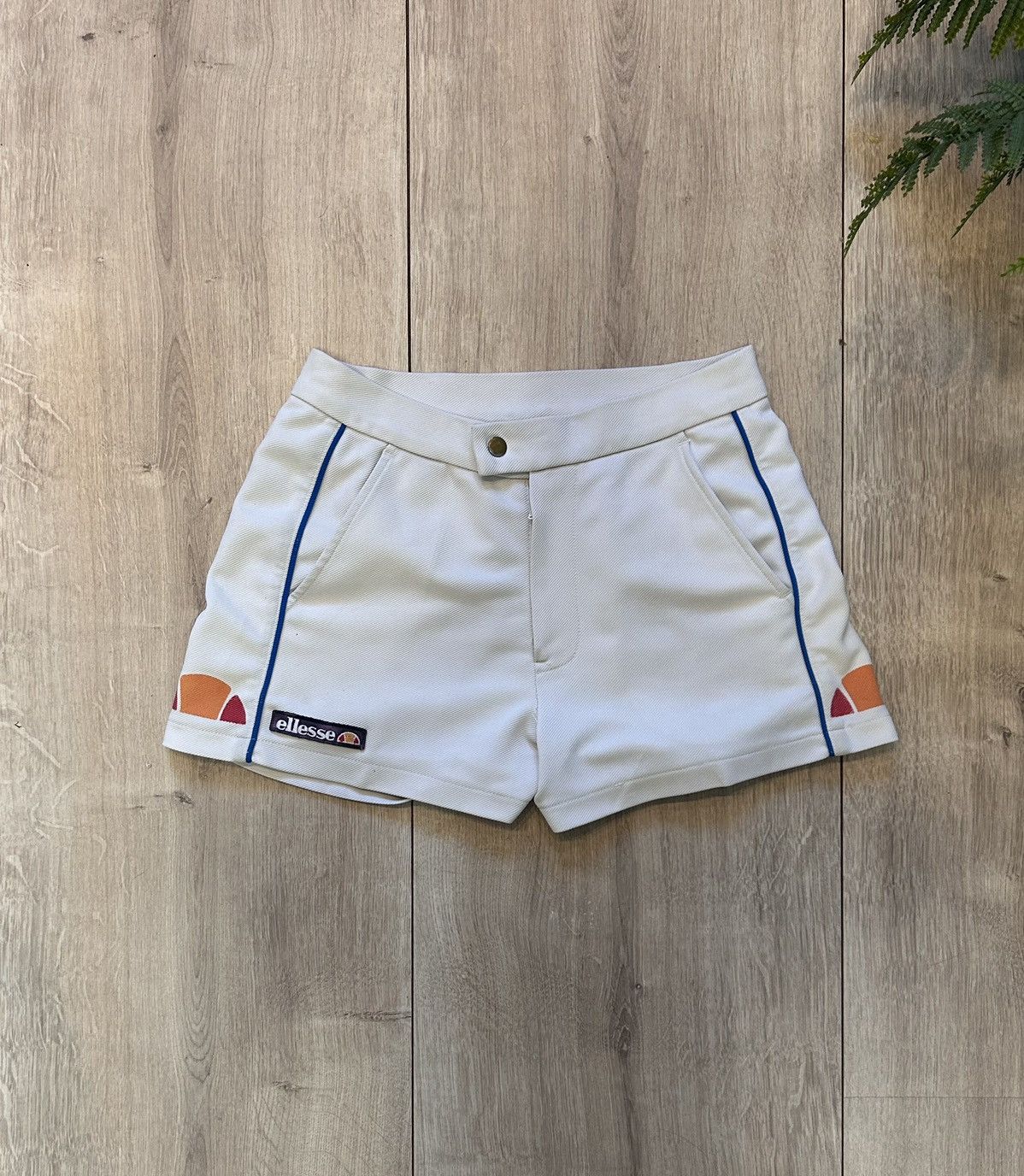 Ellesse retro shorts online