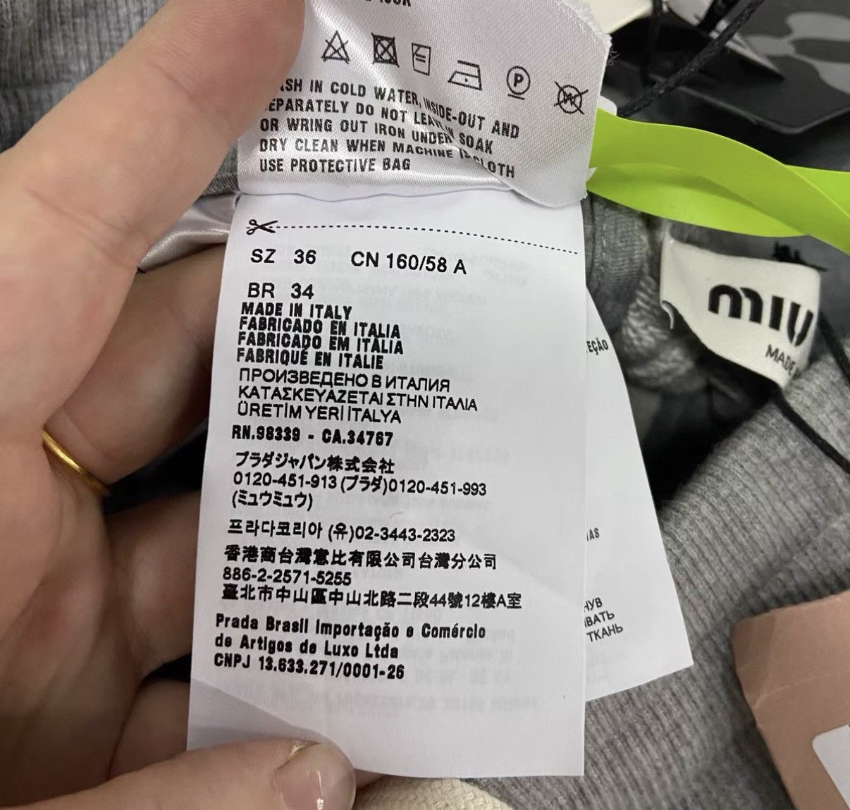 Miu Miu Miu Miu Pocket Logo Pants J41 Size 25" / US 0 / IT 36 - 6 Thumbnail