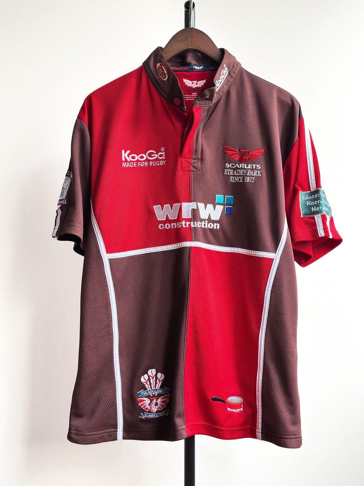 Vintage Vintage KooGa Llanelli Scarlets Stradey Park Rugby Jersey Size US L / EU 52-54 / 3 - 1 Thumbnail