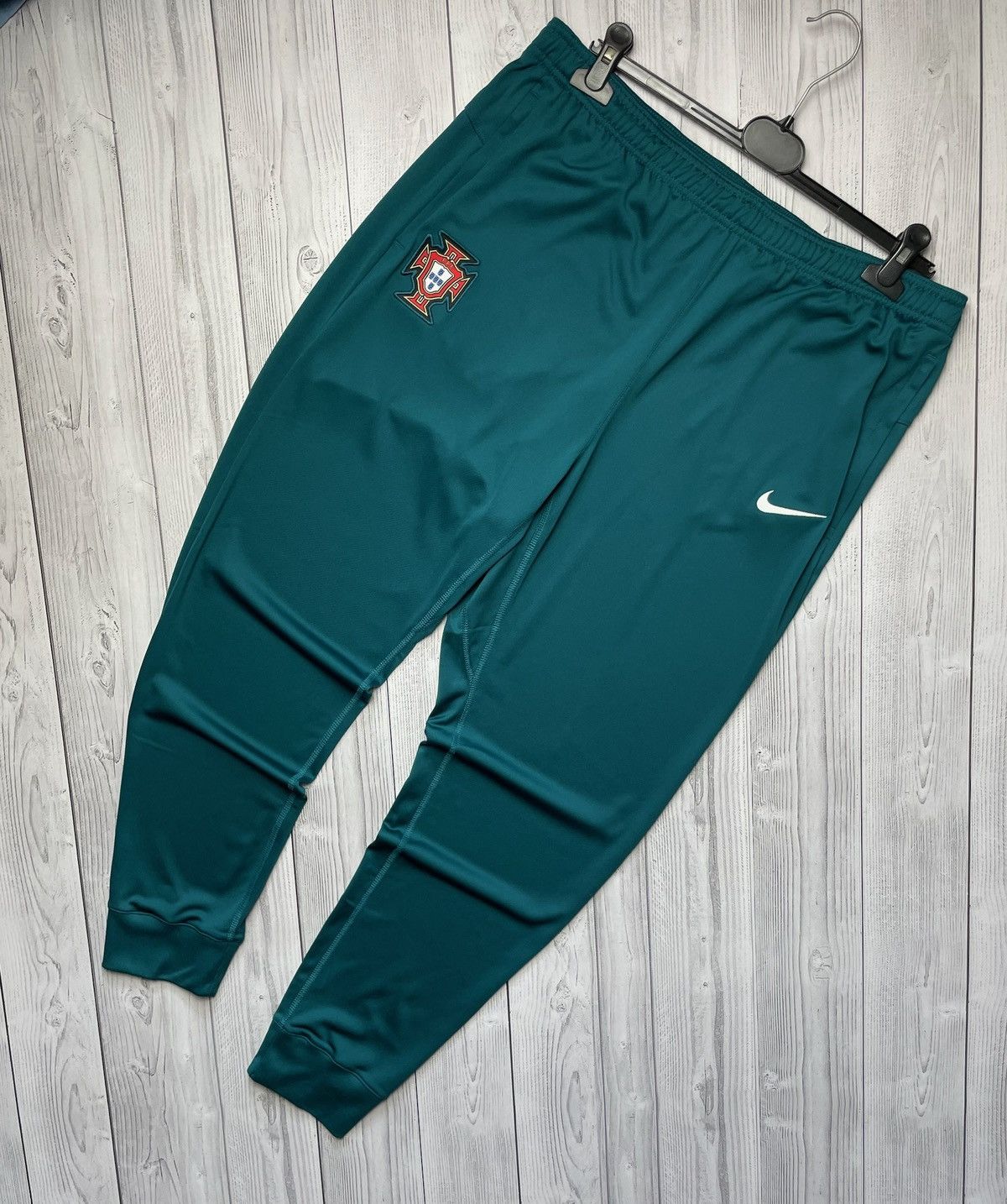 Vintage Nike x Portugal soccer tracksuit size L slim fit green Size US L / EU 52-54 / 3 - 3 Thumbnail