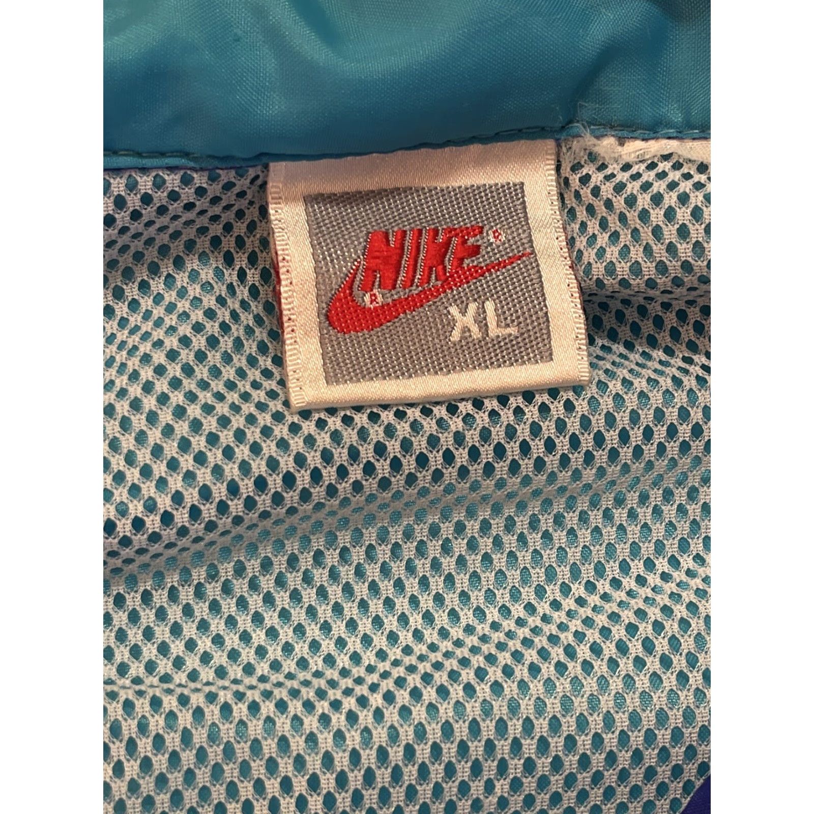 Nike VINTAGE Nike Mens 90s Spell Out Swoosh Windbreaker Jacket XL Blue Size US XL / EU 56 / 4 - 3 Thumbnail