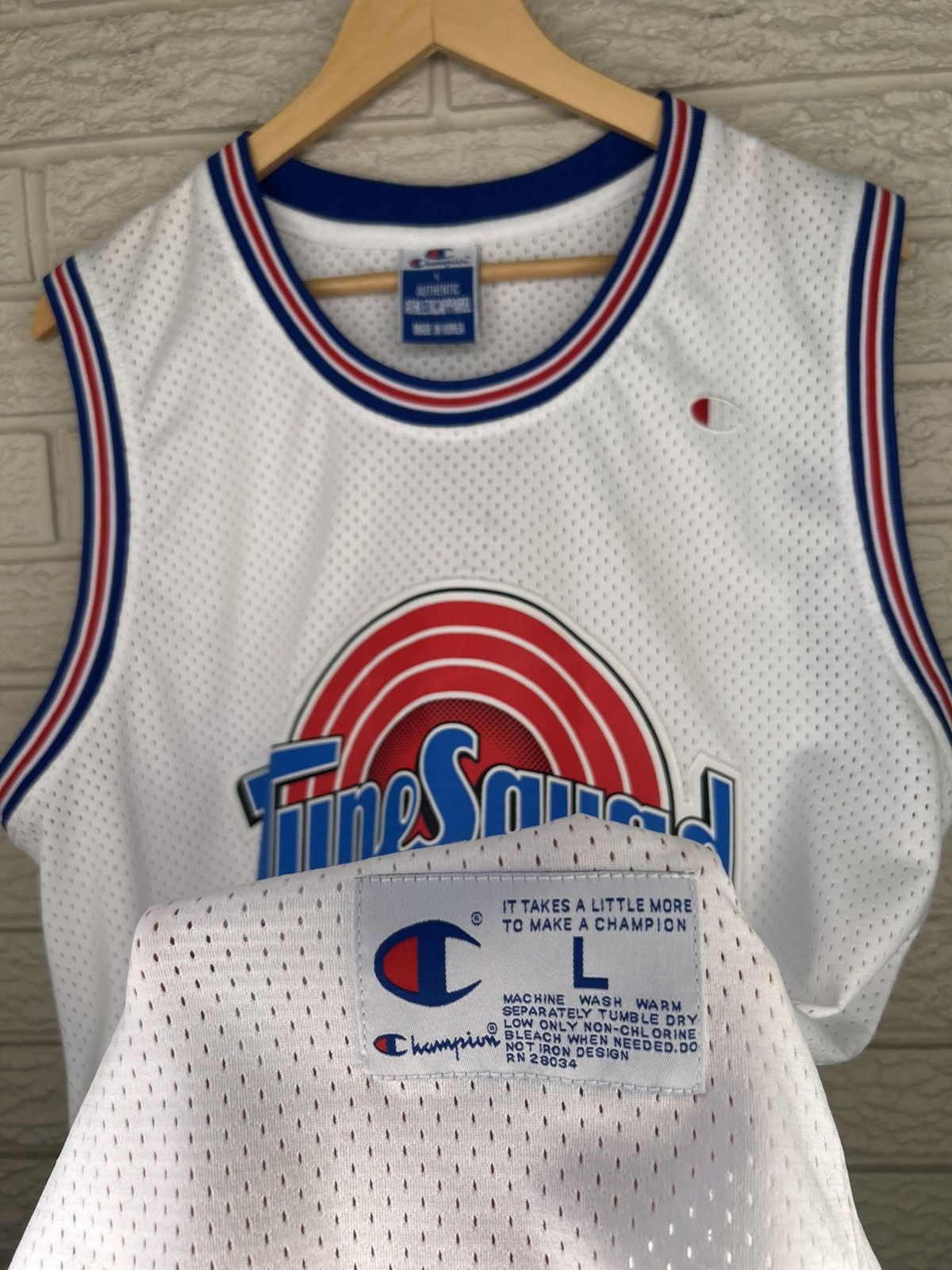 Champion Vintage Champion TuneSquad Bugs Bunny Jersey Size US L / EU 52-54 / 3 - 6 Thumbnail