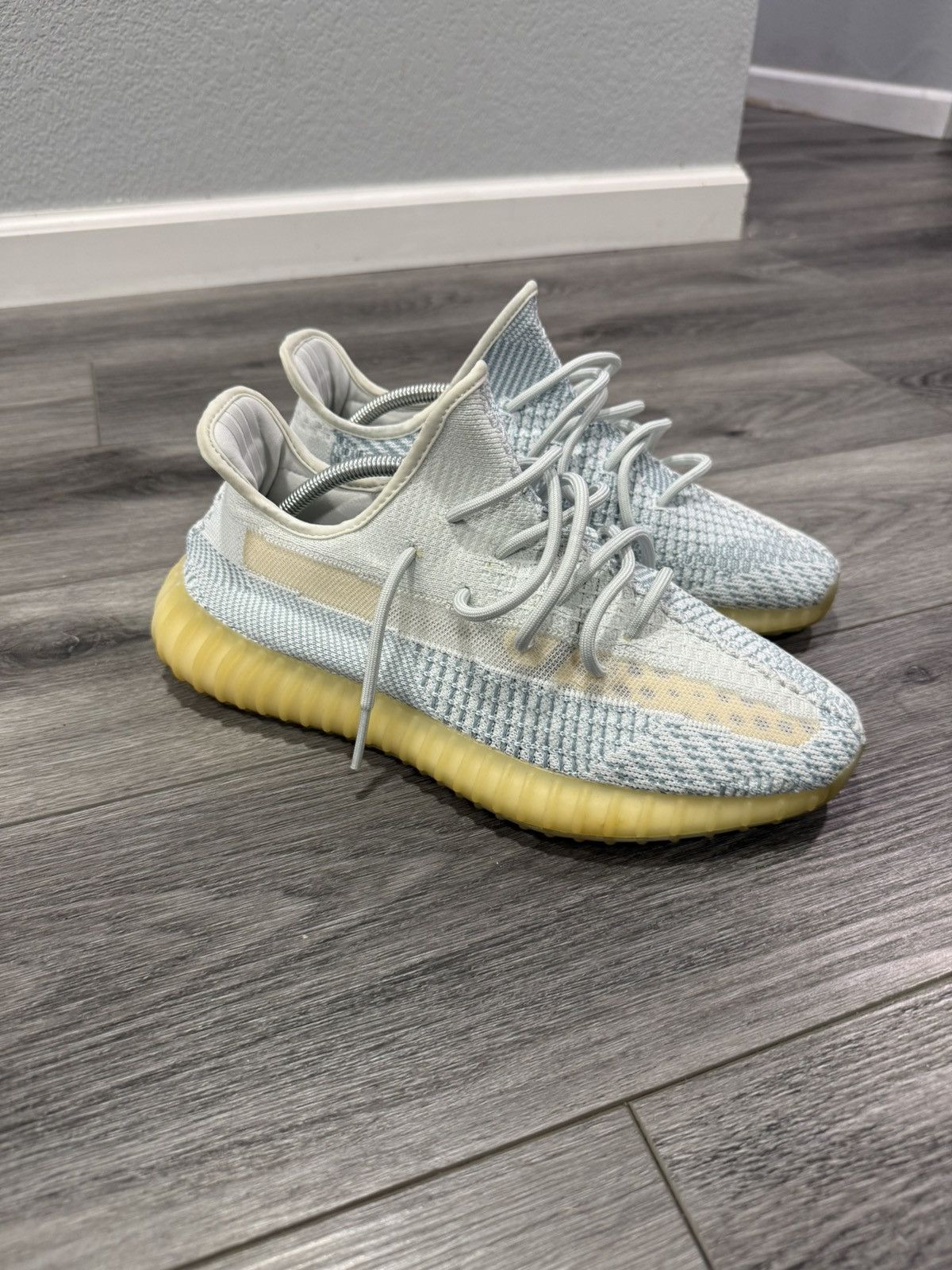 Yeezy Yeezy Boost 350 V2 Cloud White Size US 10.5 / EU 43-44 - 1 Thumbnail
