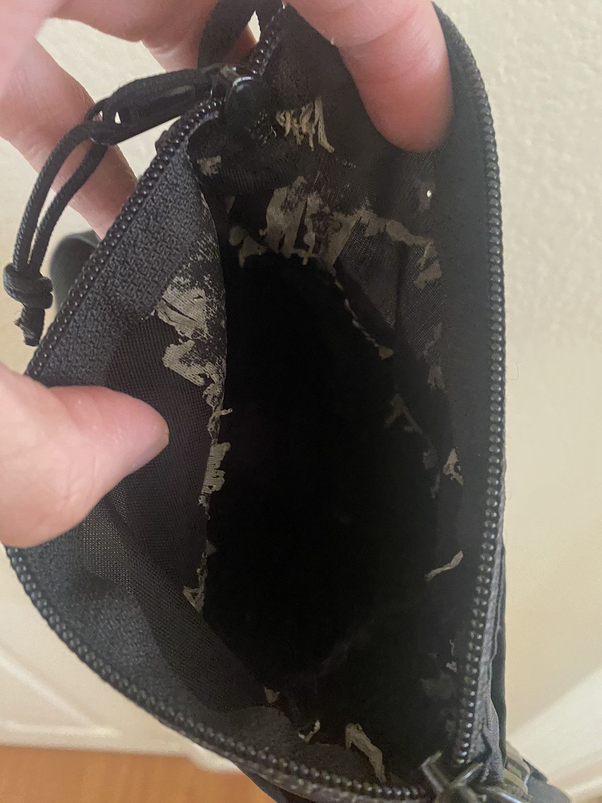 Supreme × Vintage Supreme Neck Pouch FW20 Size ONE SIZE - 6 Thumbnail